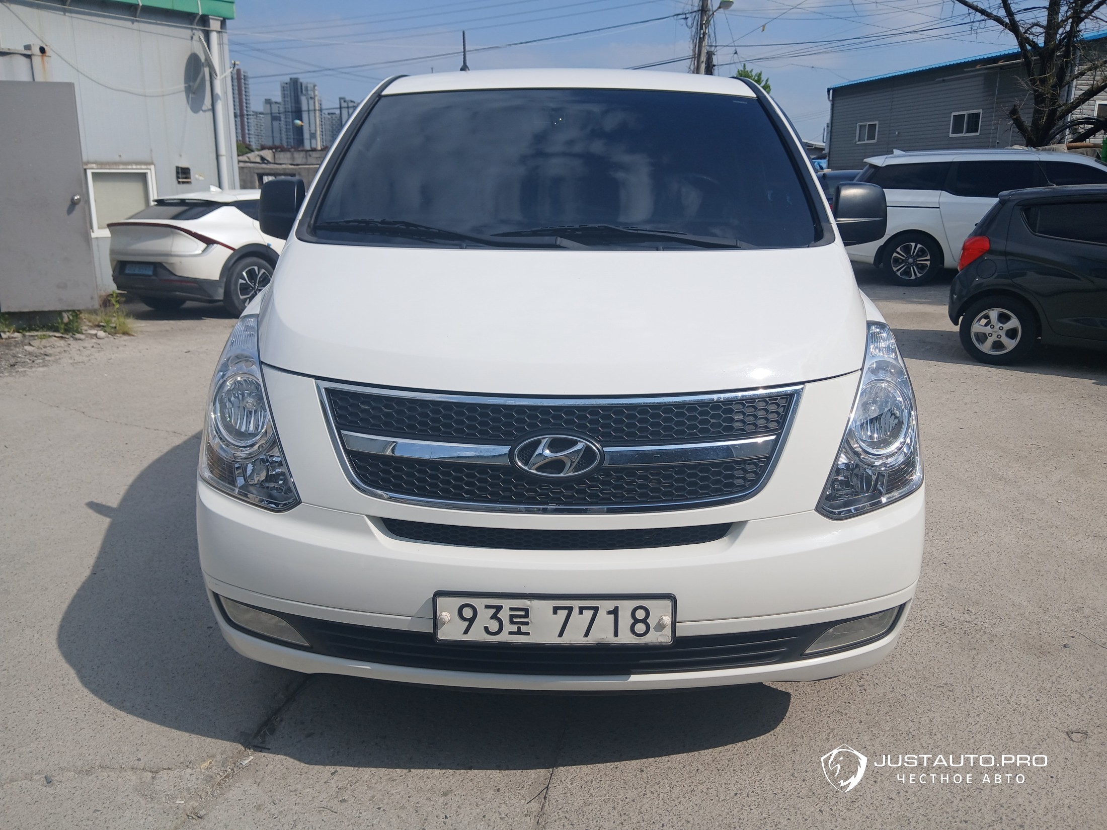 Автомобиль Hyundai Starex