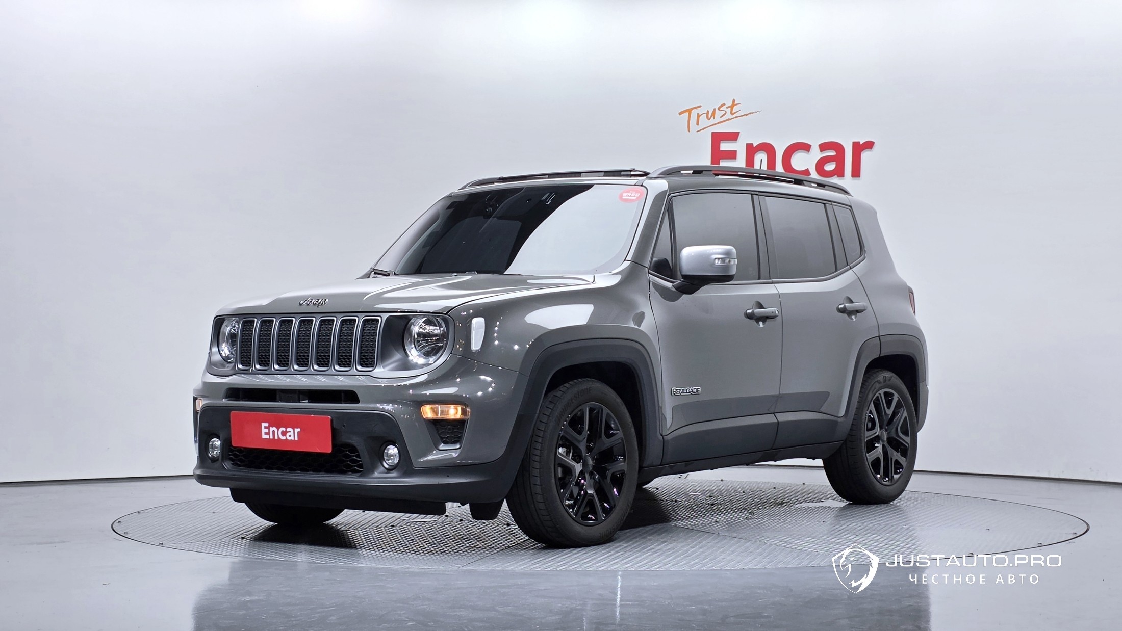 Автомобиль Jeep Renegade