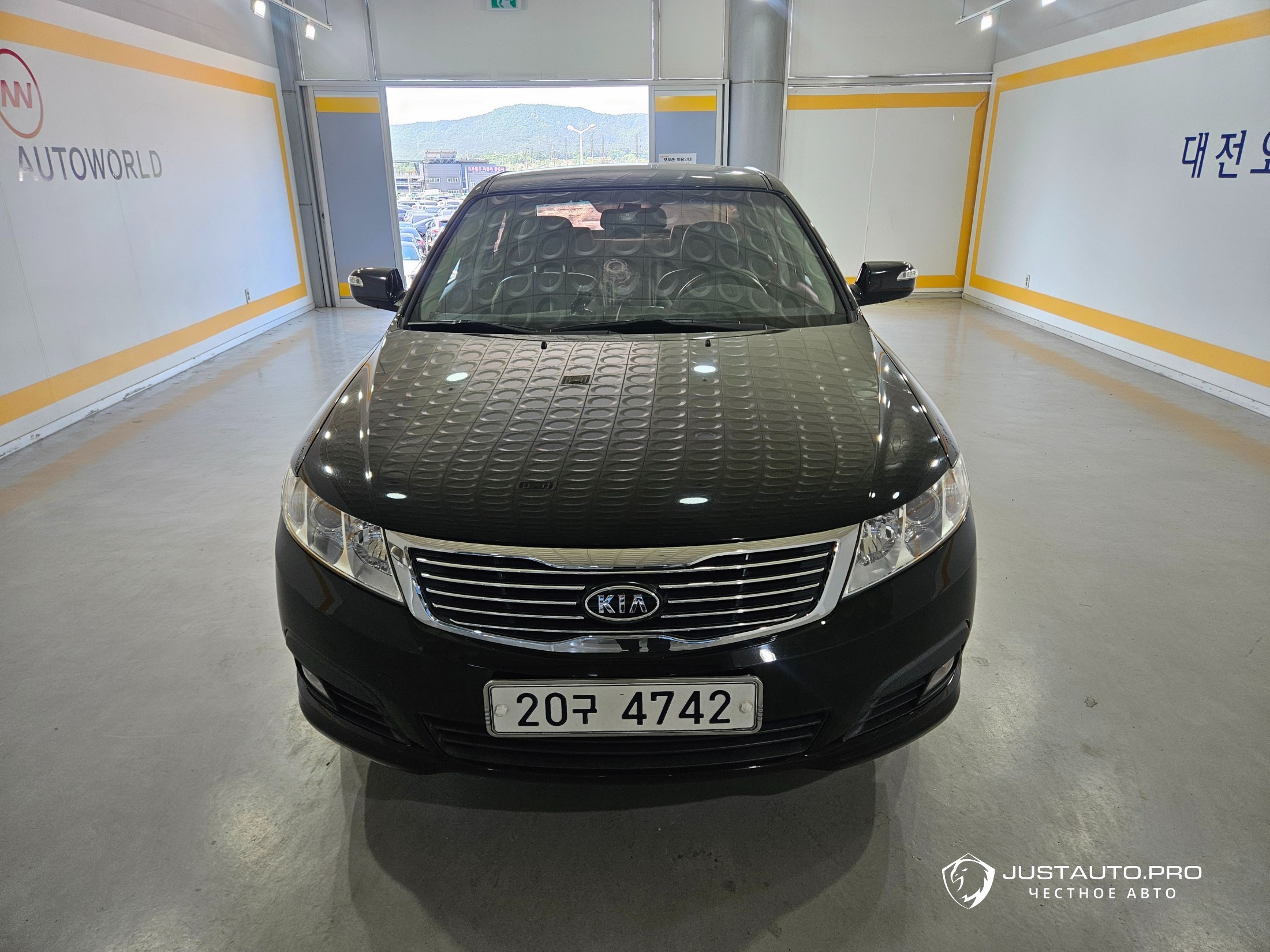Автомобиль Kia LOTZE