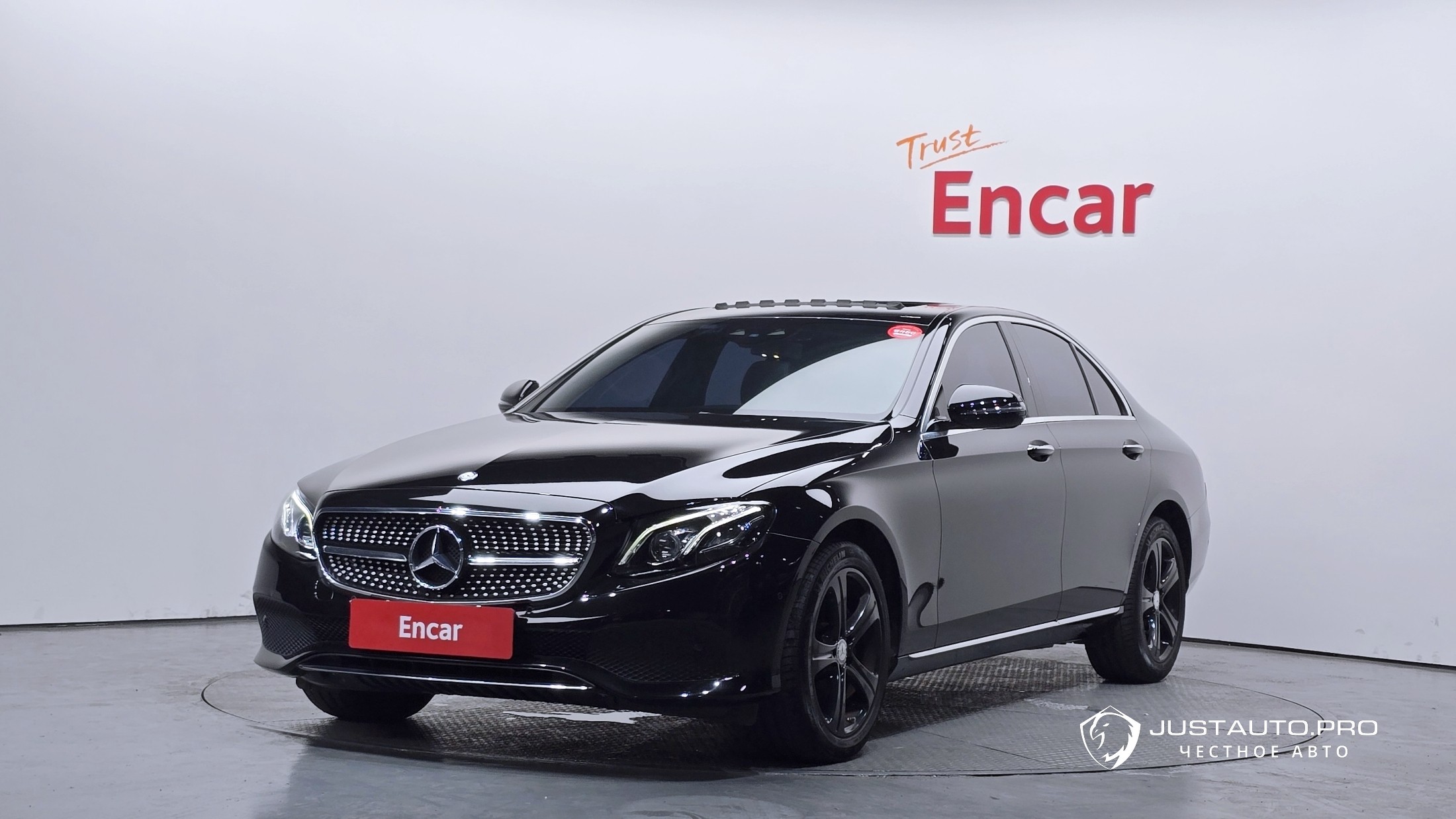Автомобиль Mercedes-Benz E-Class