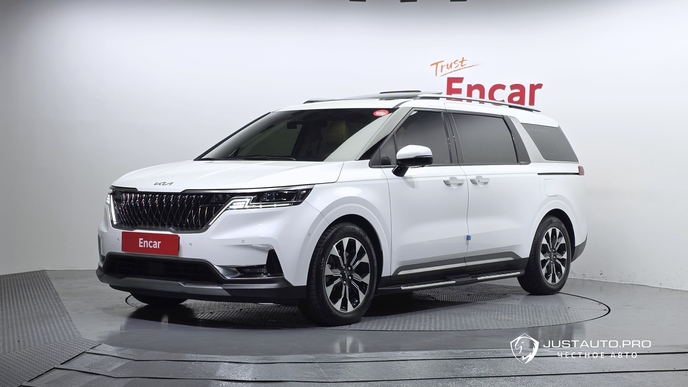 Автомобиль Kia Canival