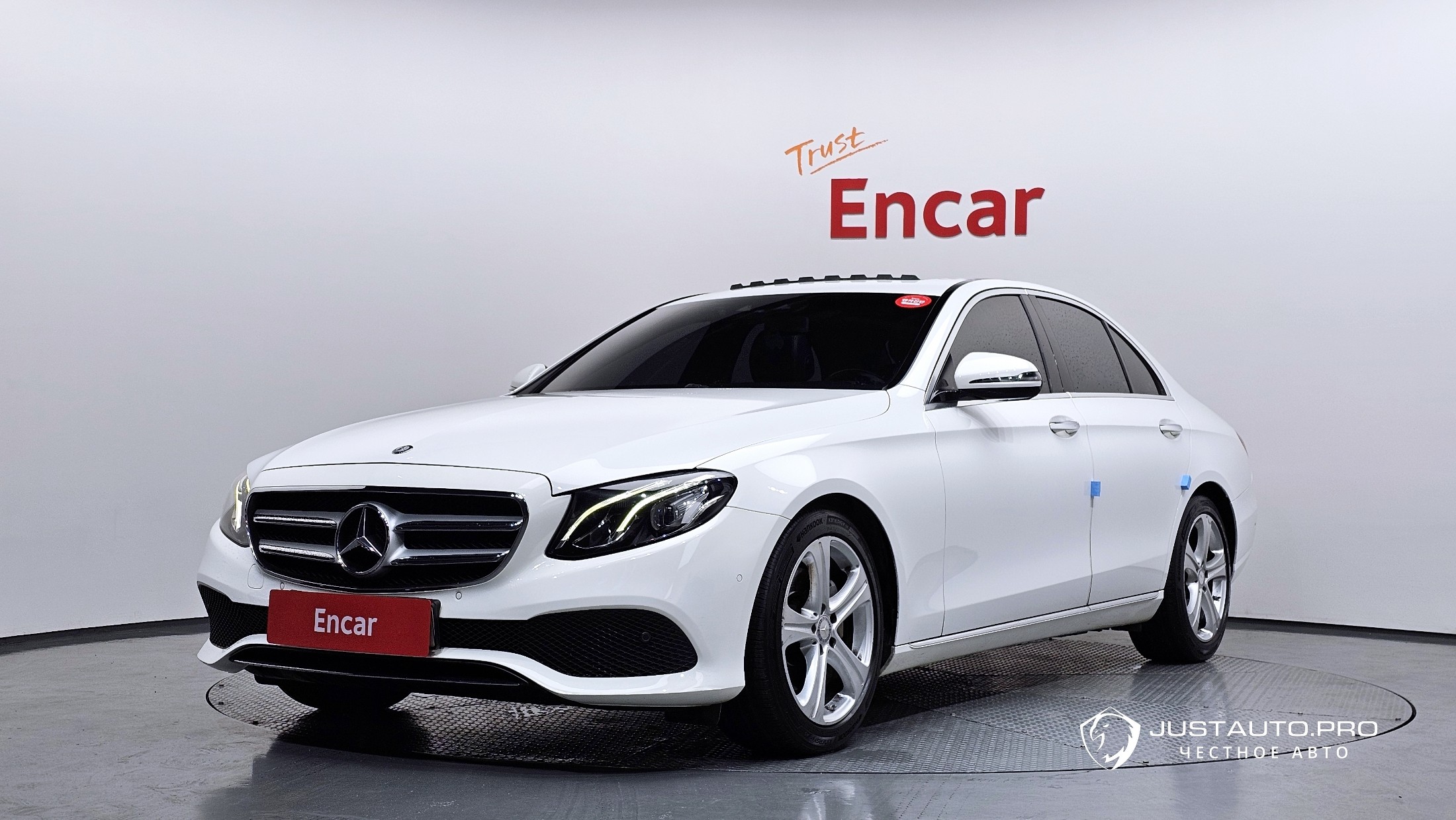 Автомобиль Mercedes-Benz E-Class