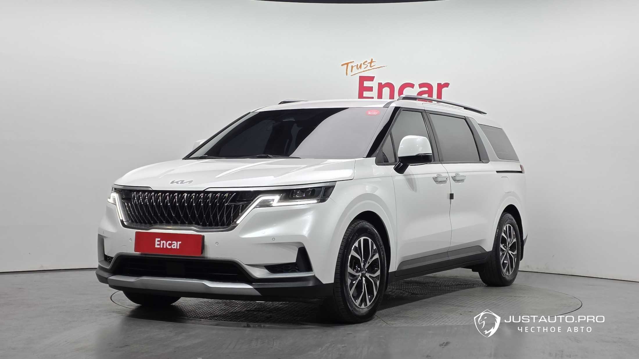 Автомобиль Kia Canival