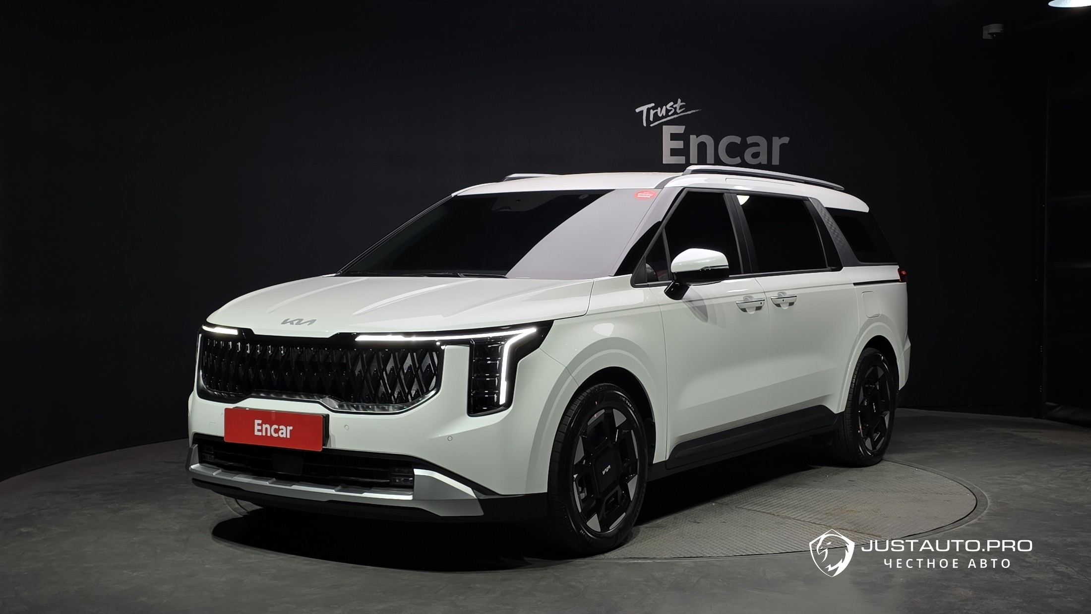 Автомобиль Kia Canival