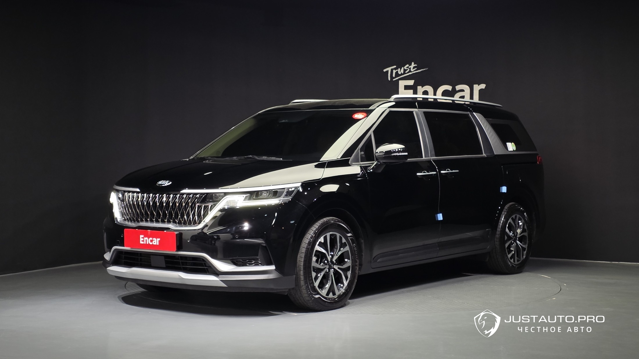 Автомобиль Kia Canival
