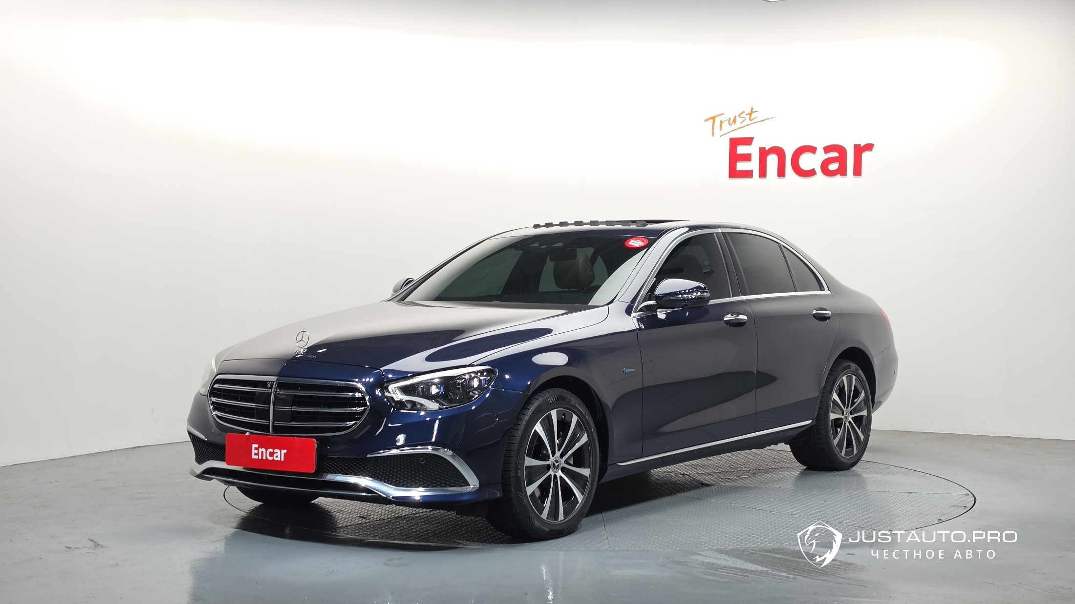 Автомобиль Mercedes-Benz E-Class