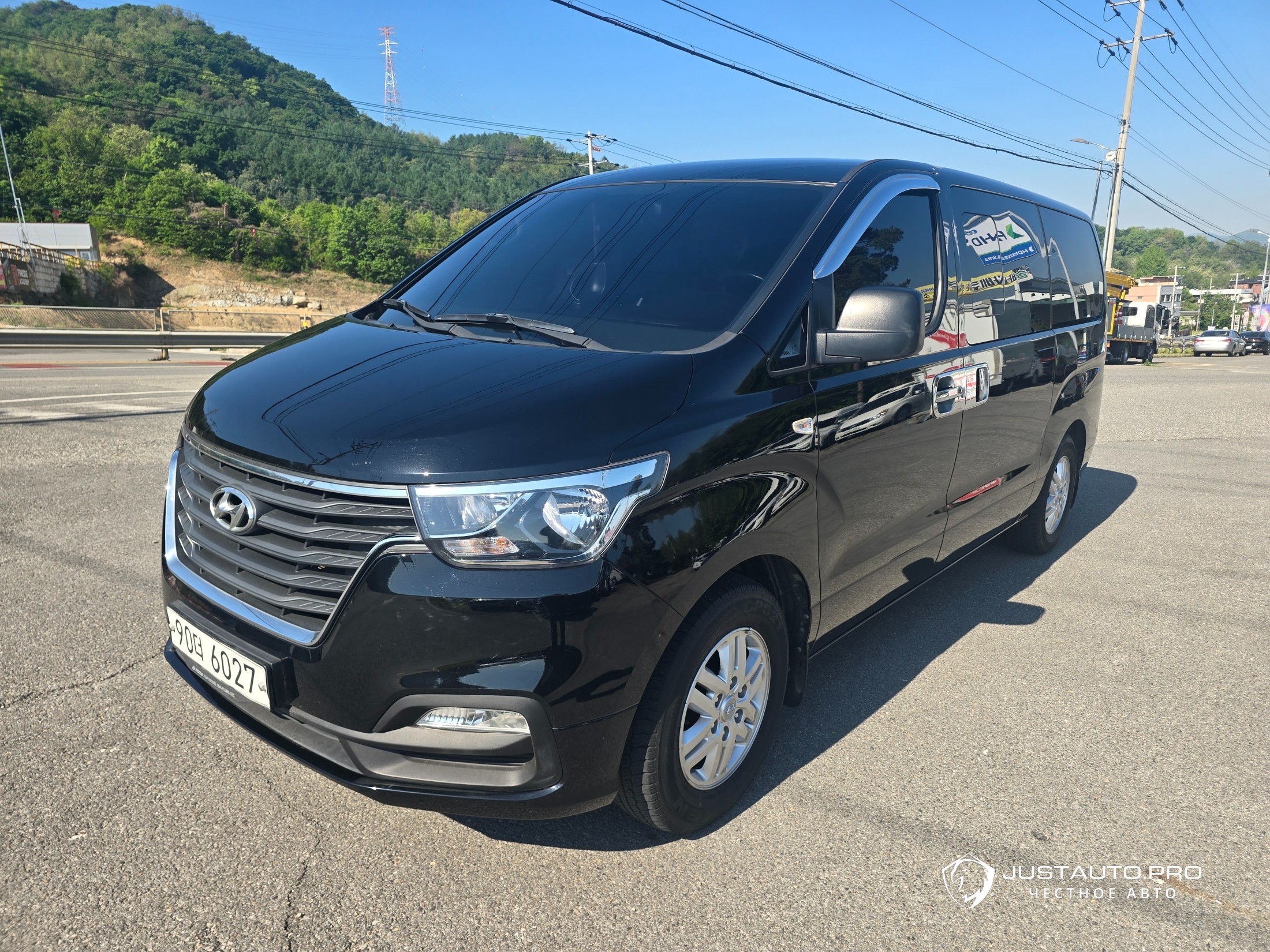 Автомобиль Hyundai Starex