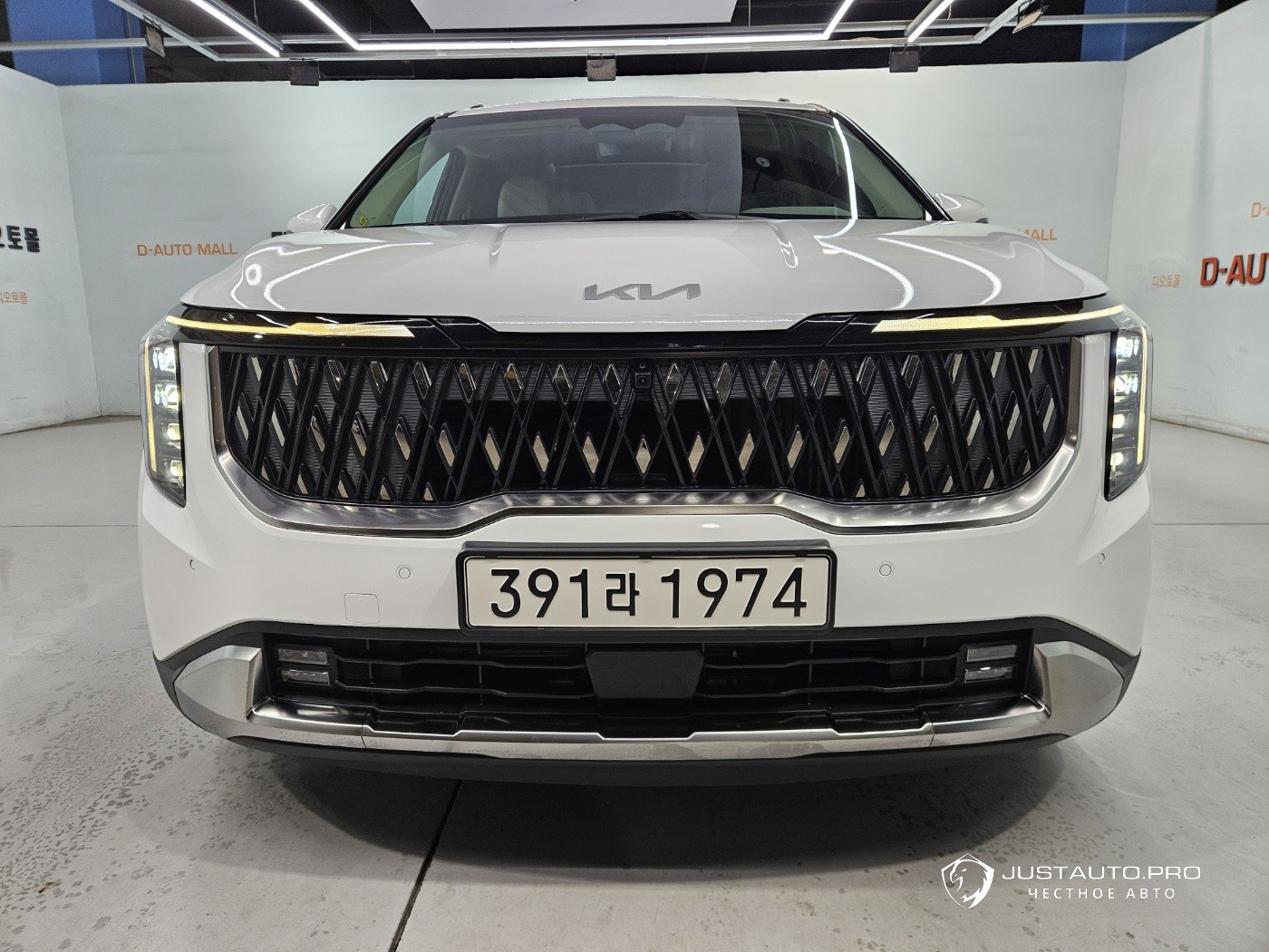 Автомобиль Kia Canival