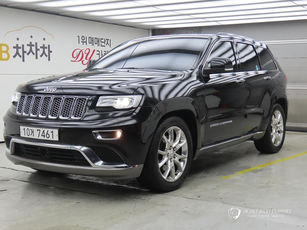 Автомобиль Jeep Cherokee