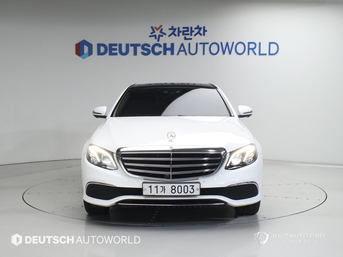 Автомобиль Mercedes-Benz E-Class
