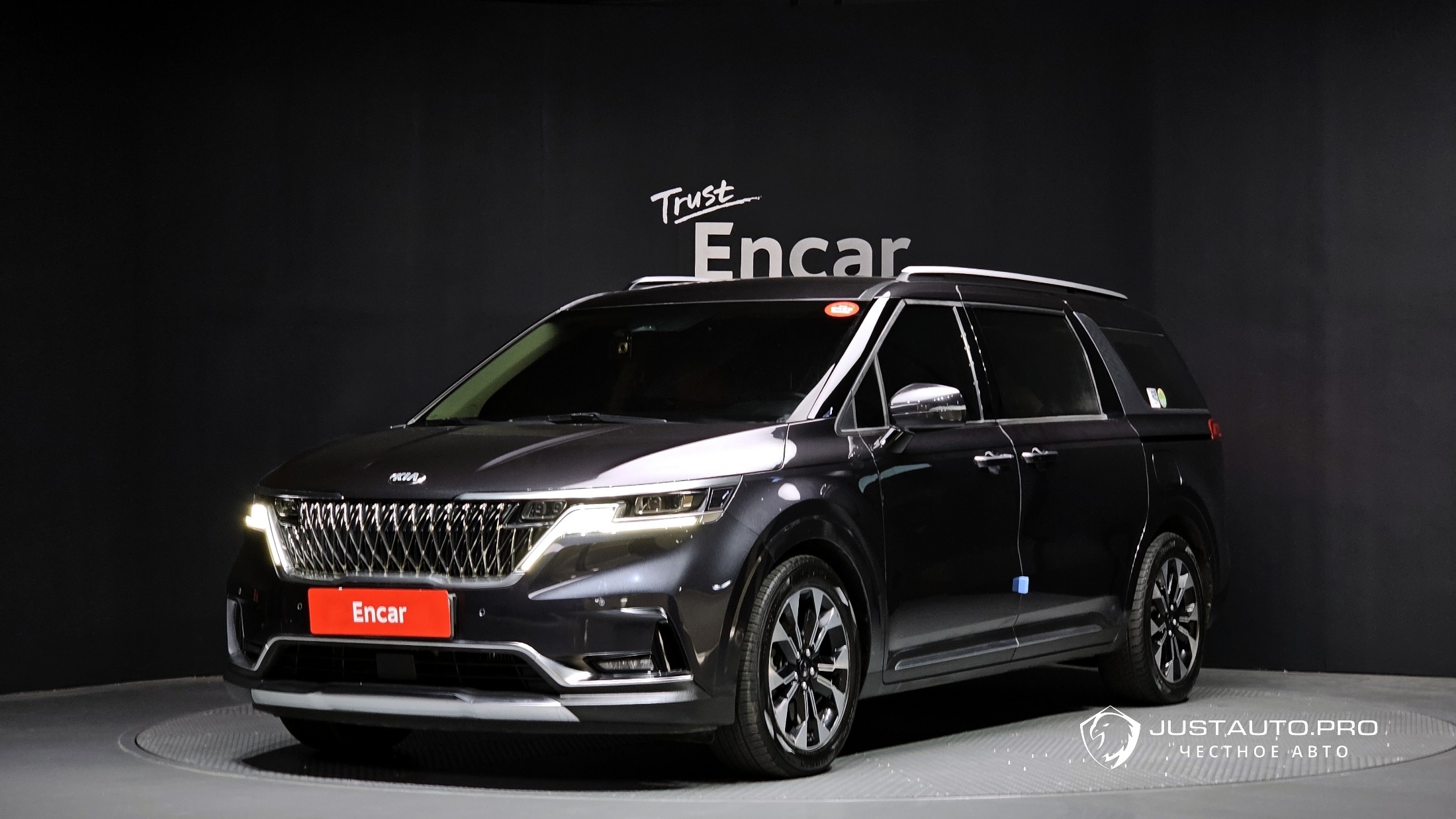Автомобиль Kia Canival