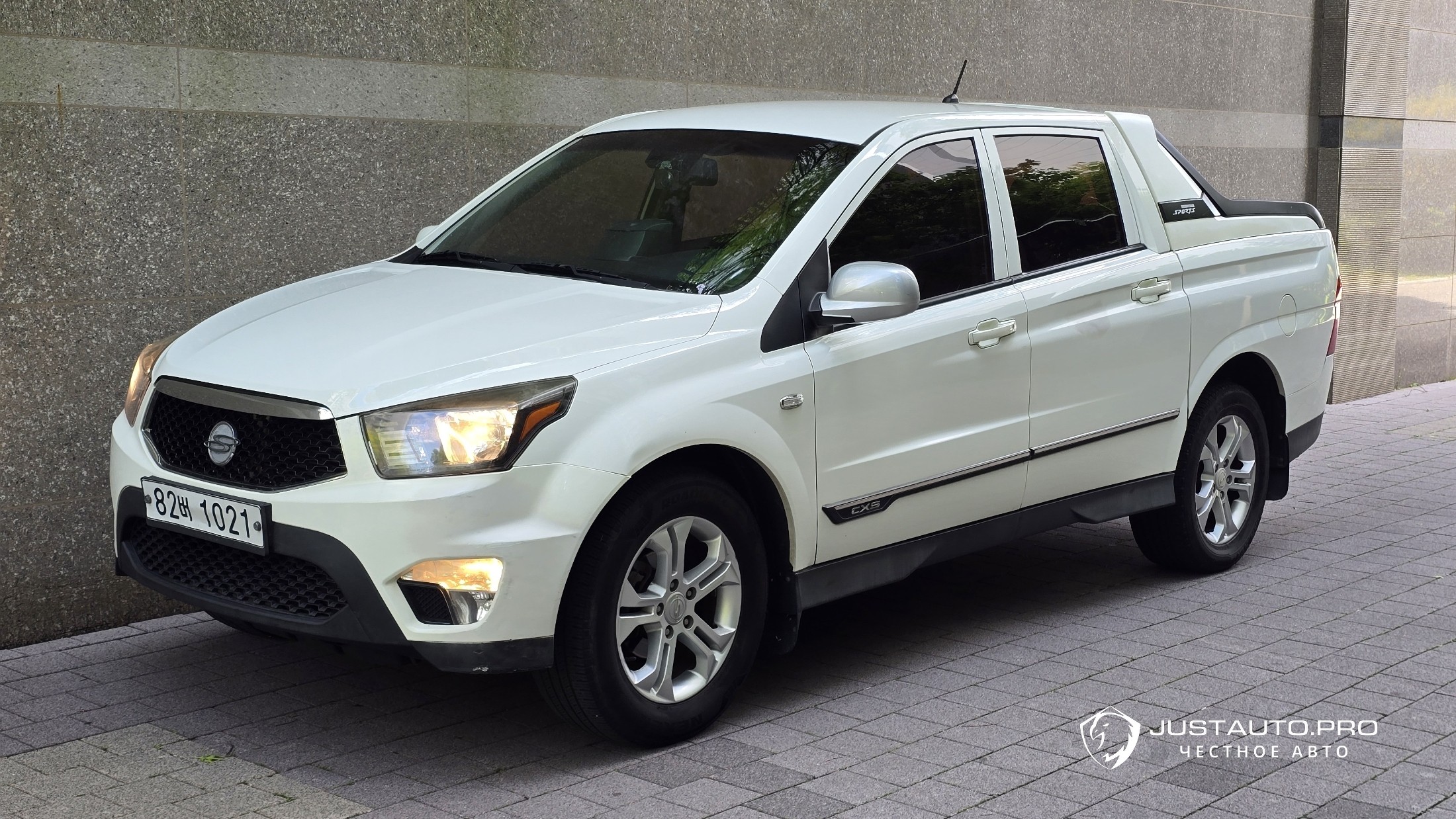 Автомобиль KG_Mobility_Ssangyong KORANDO