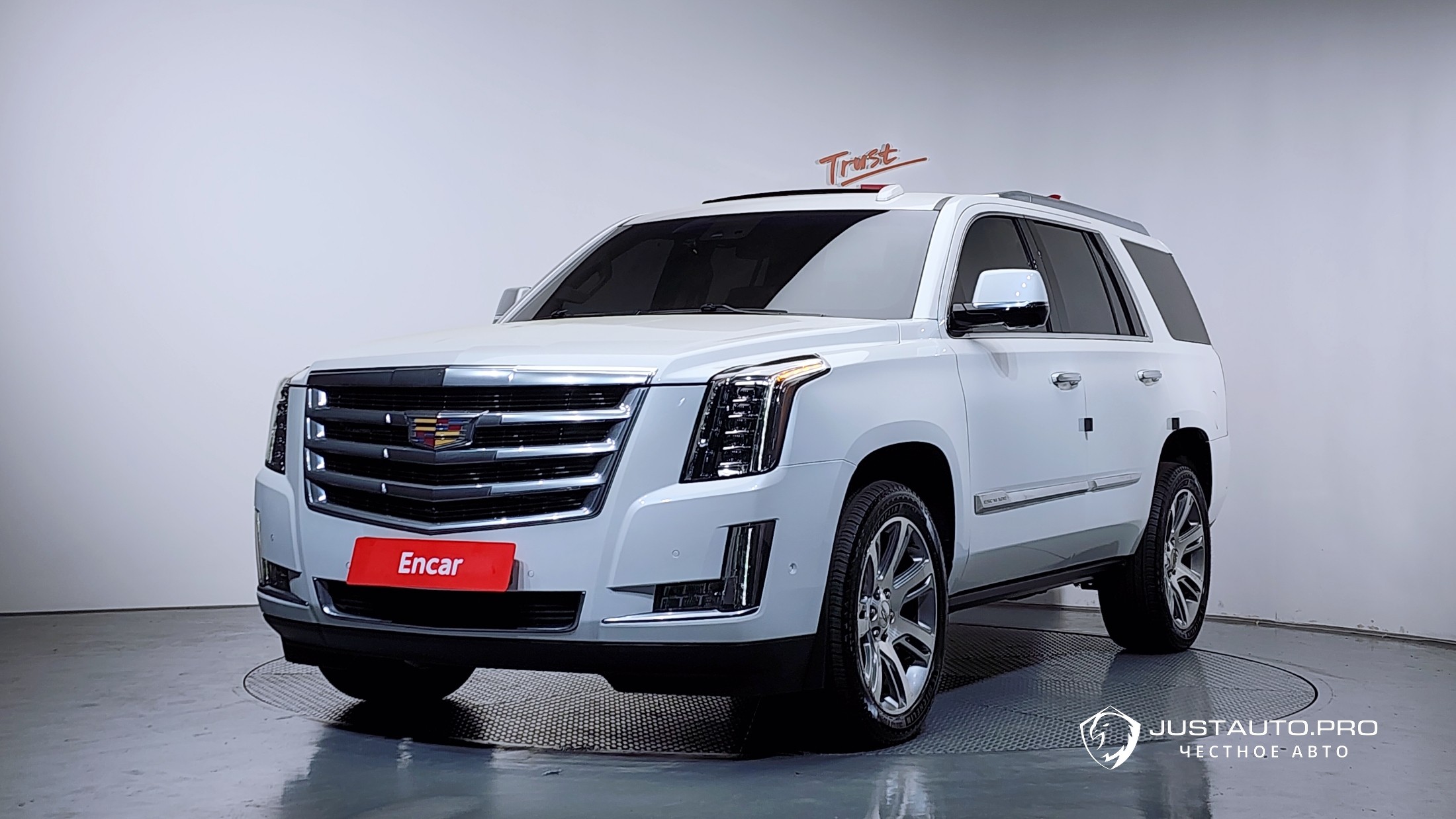 Автомобиль Cadillac Escalade