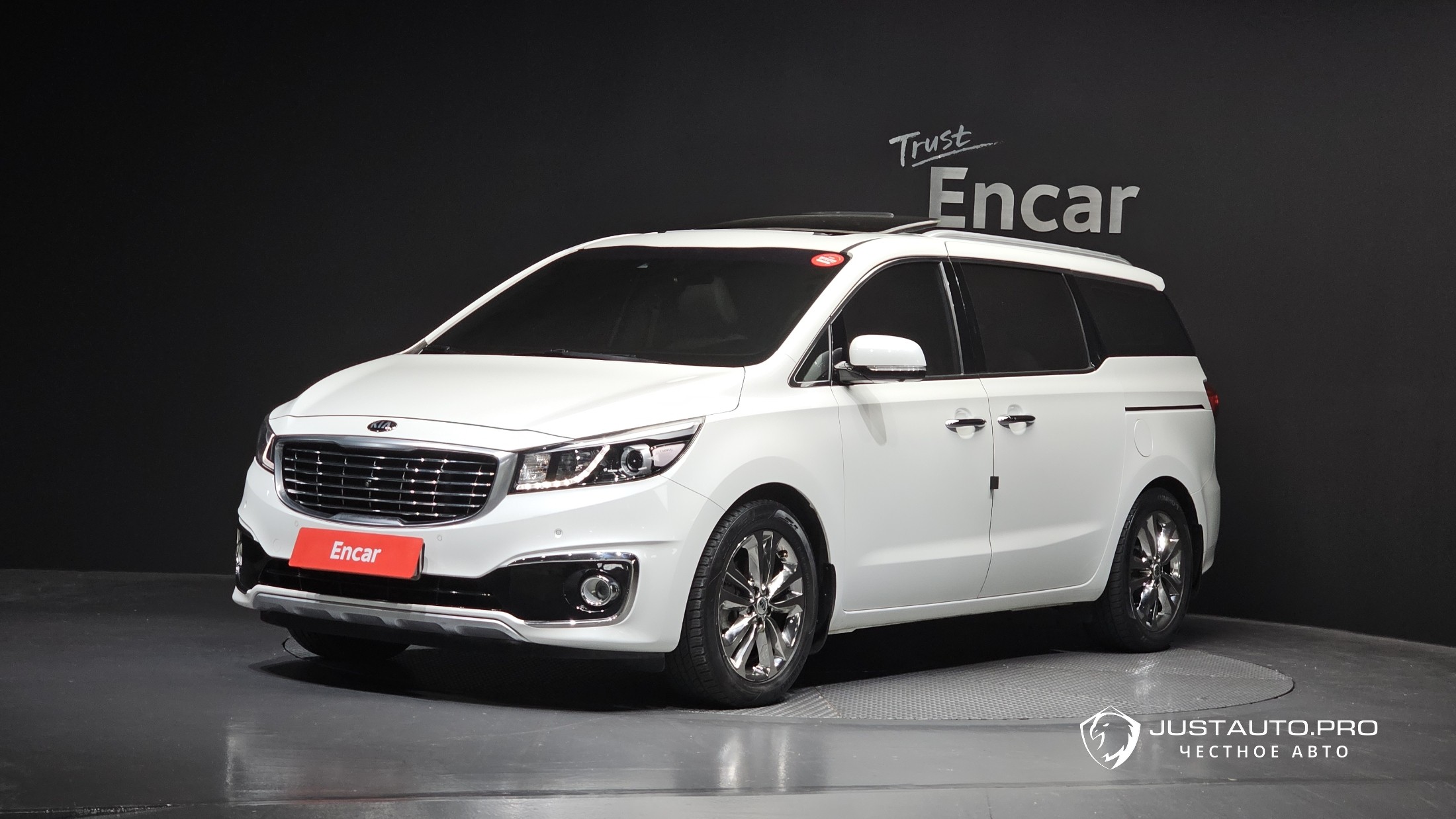 Автомобиль Kia Canival