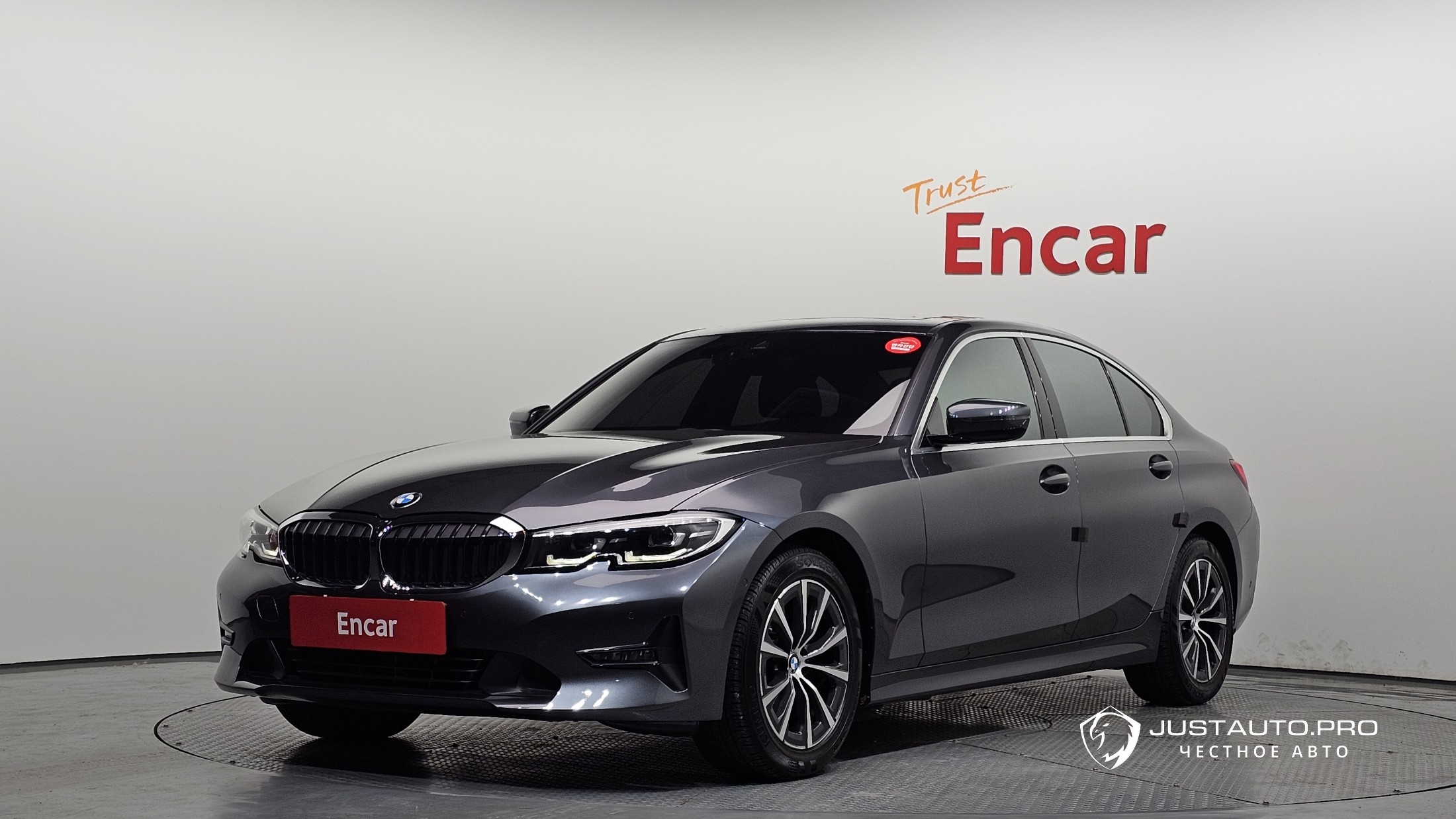 Автомобиль BMW 3-Series