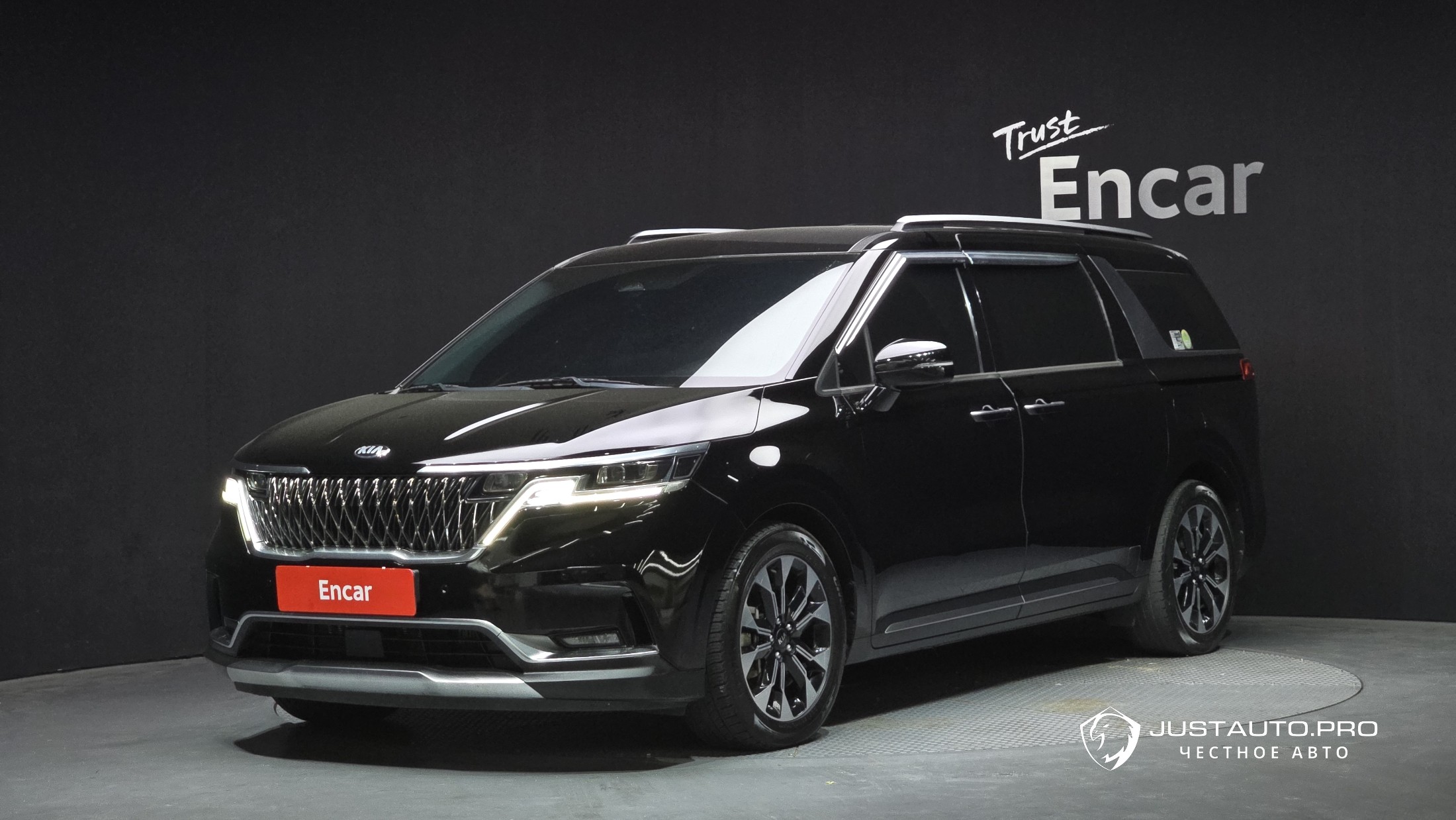 Автомобиль Kia Canival