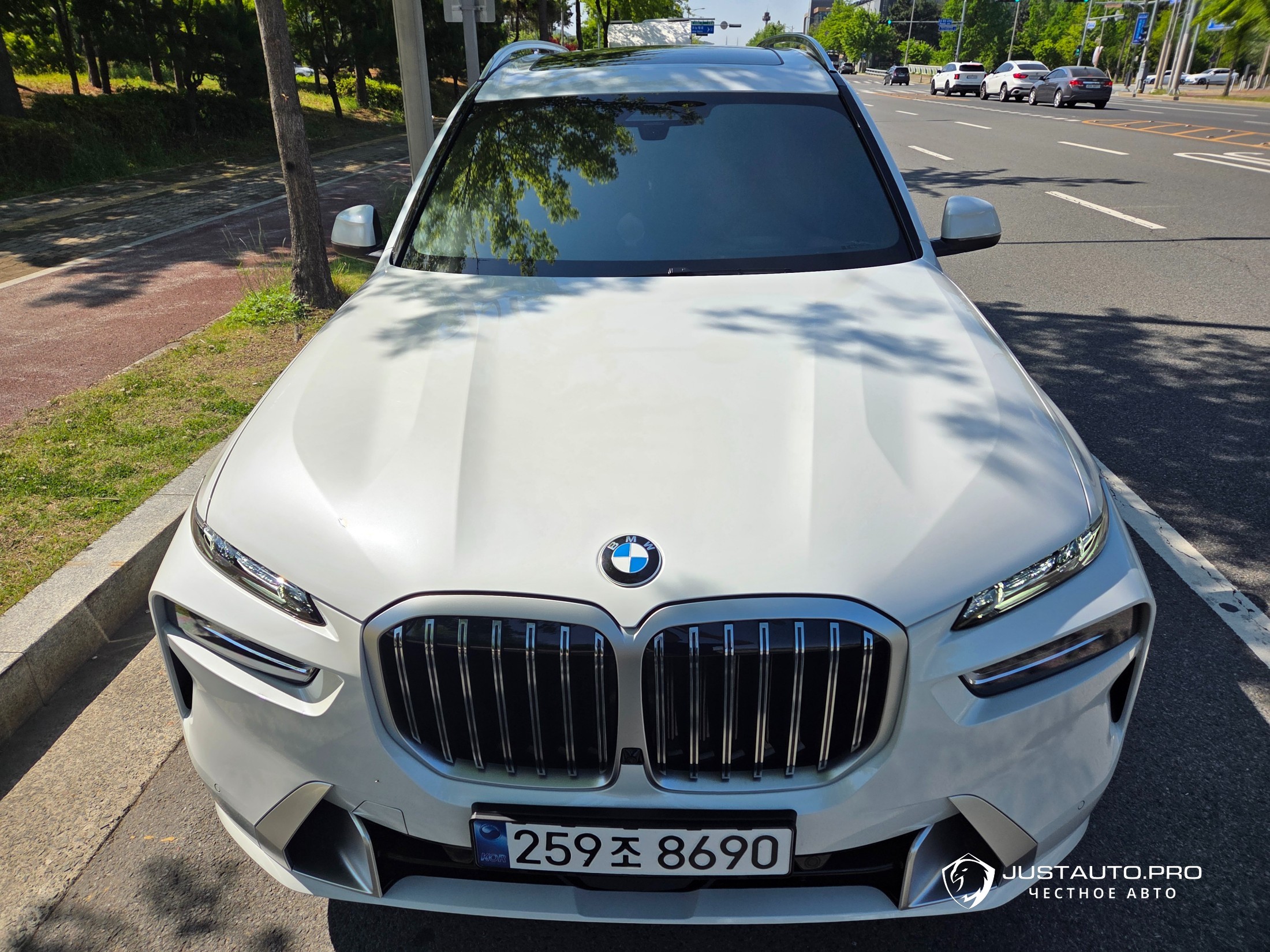 Автомобиль BMW X7
