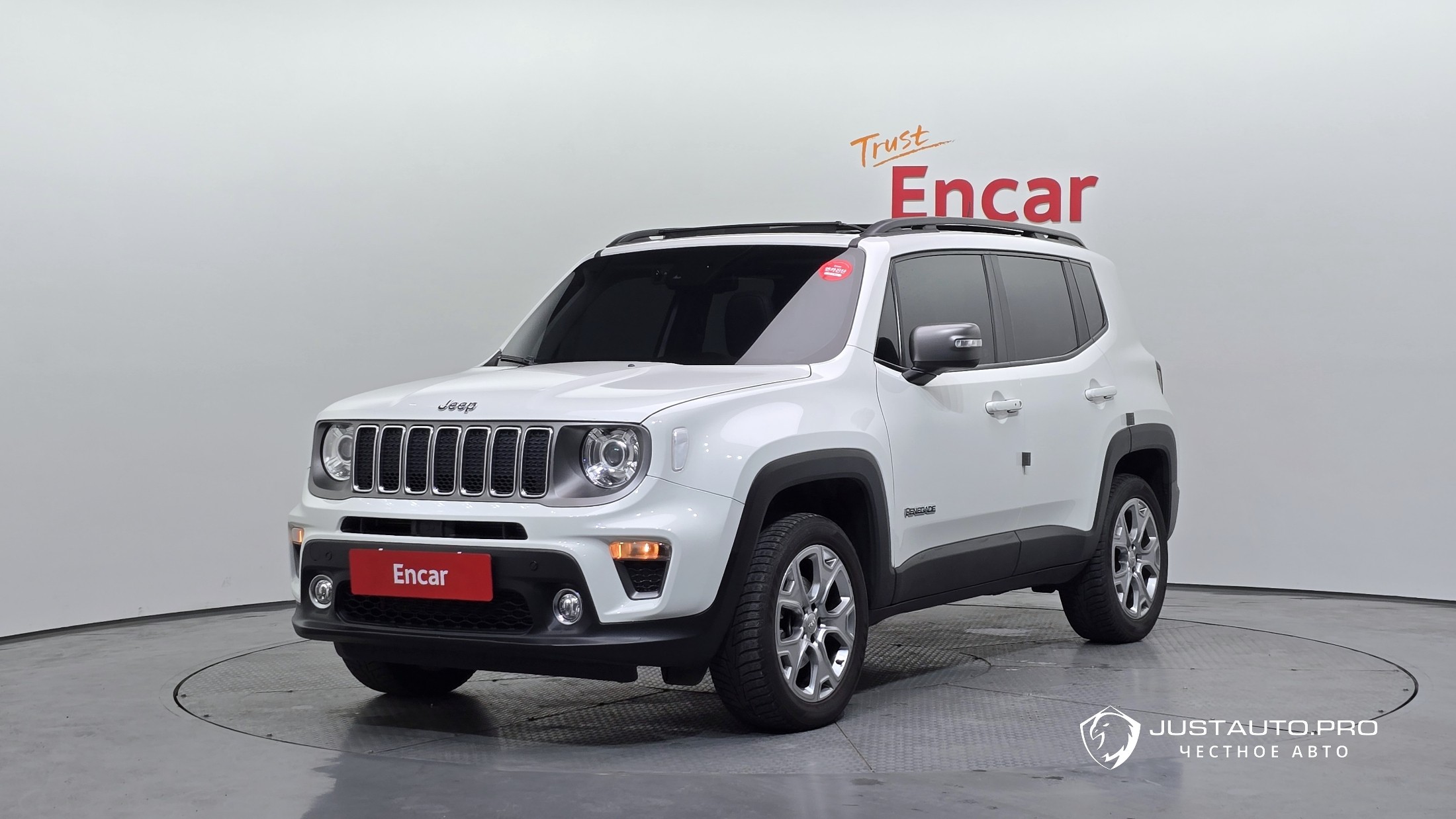 Автомобиль Jeep Renegade