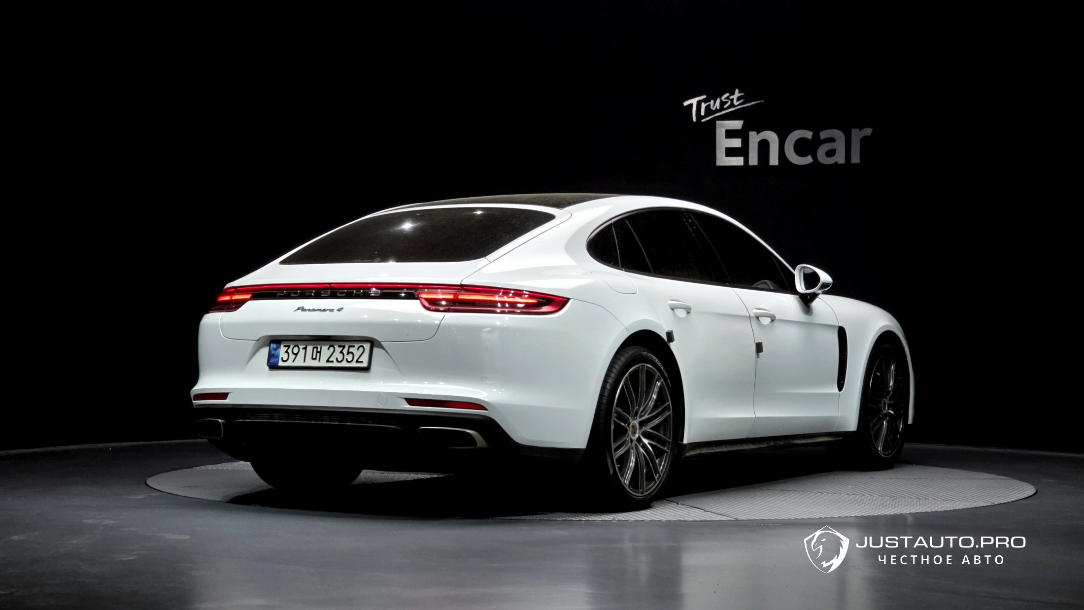 Автомобиль Porsche Panamera