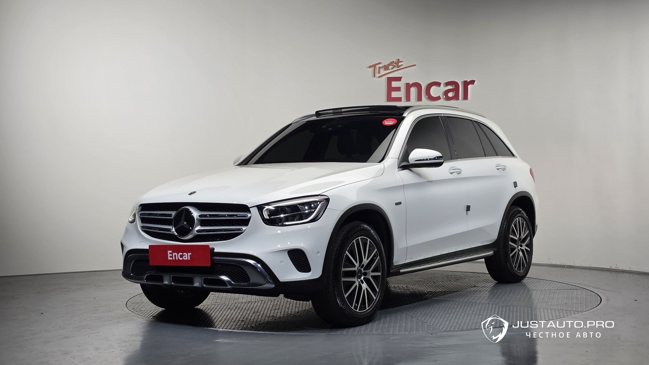Автомобиль Mercedes-Benz GLC-Class