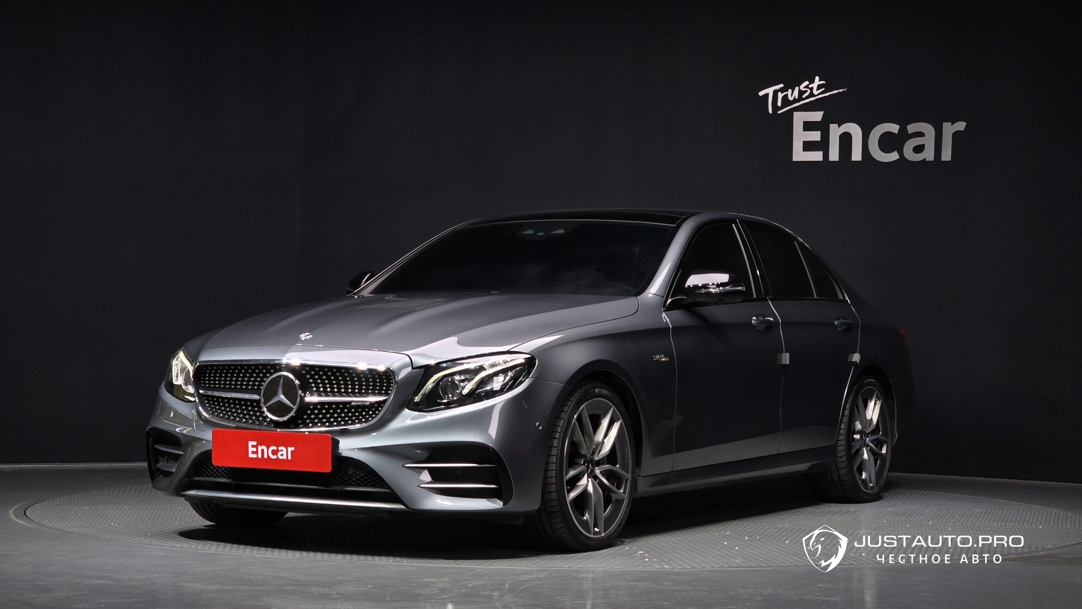 Автомобиль Mercedes-Benz E-Class