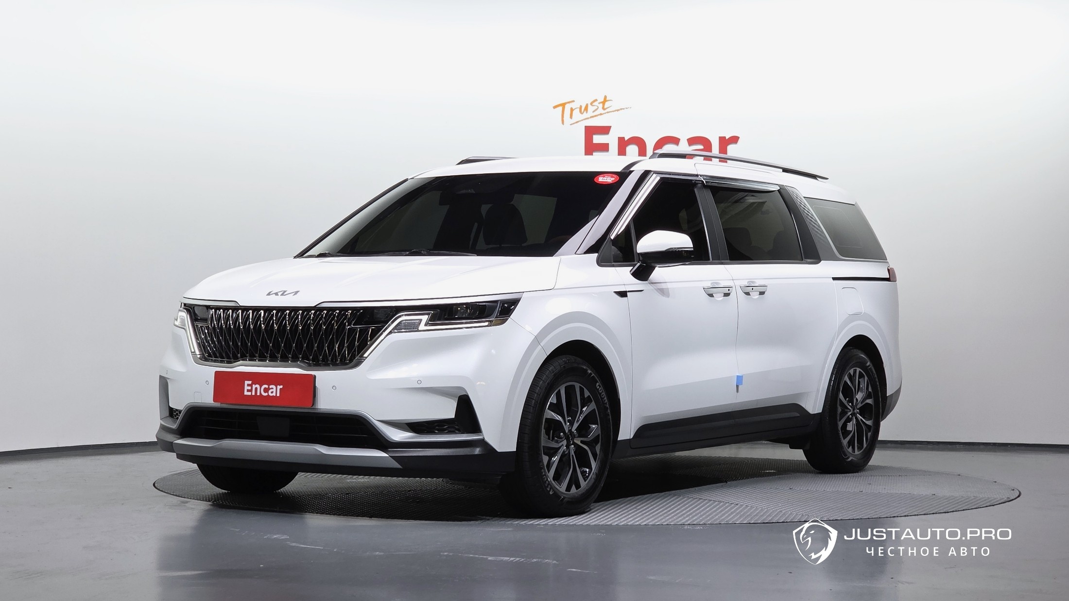Автомобиль Kia Canival