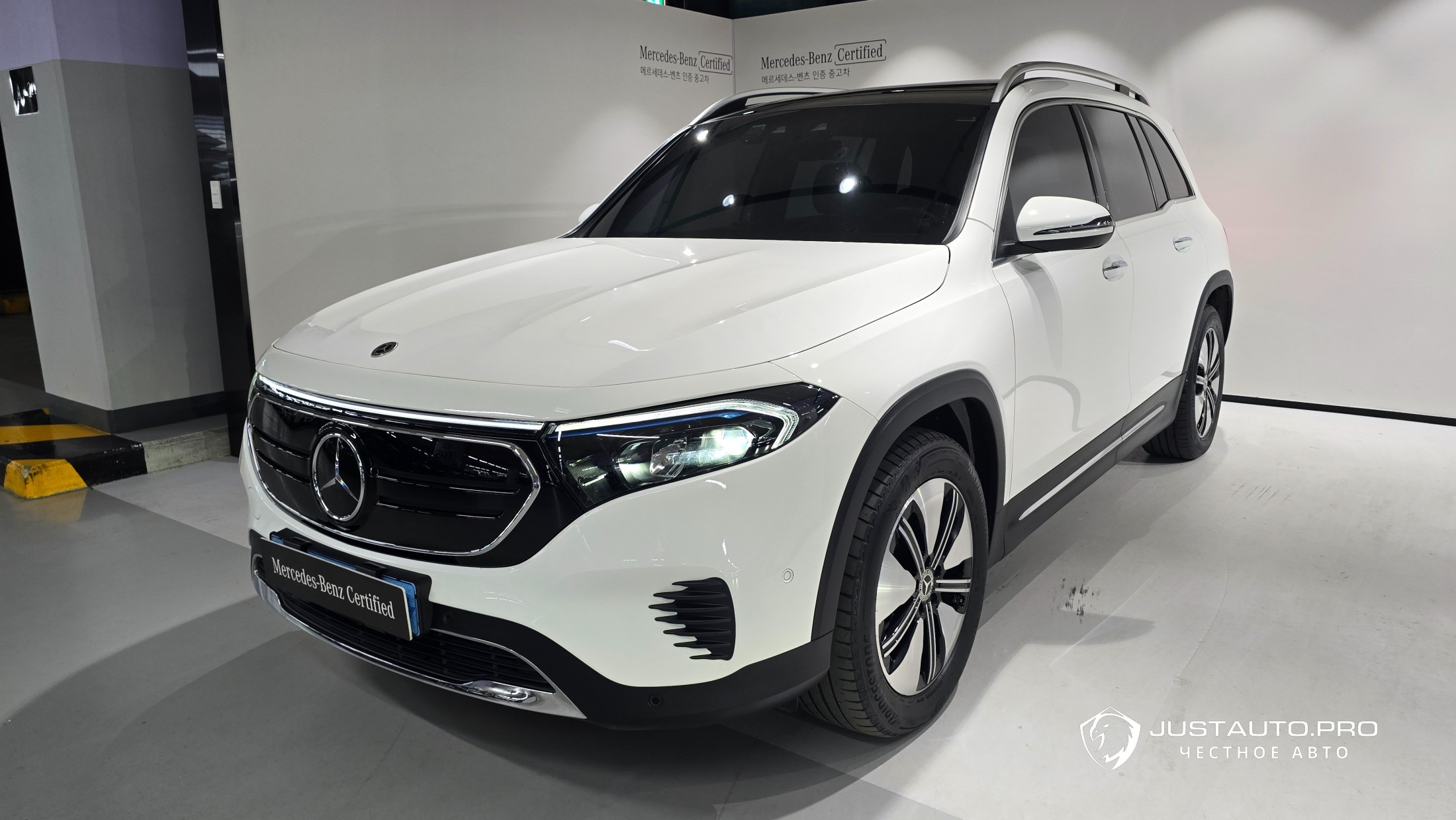 Автомобиль Mercedes-Benz EQB