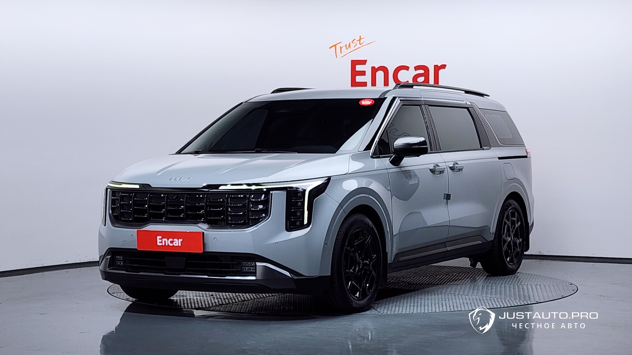 Автомобиль Kia Canival