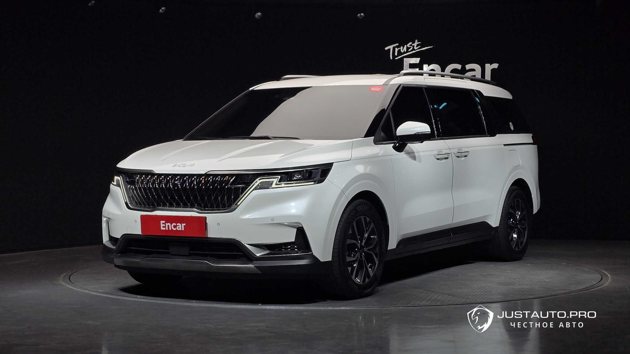 Автомобиль Kia Canival
