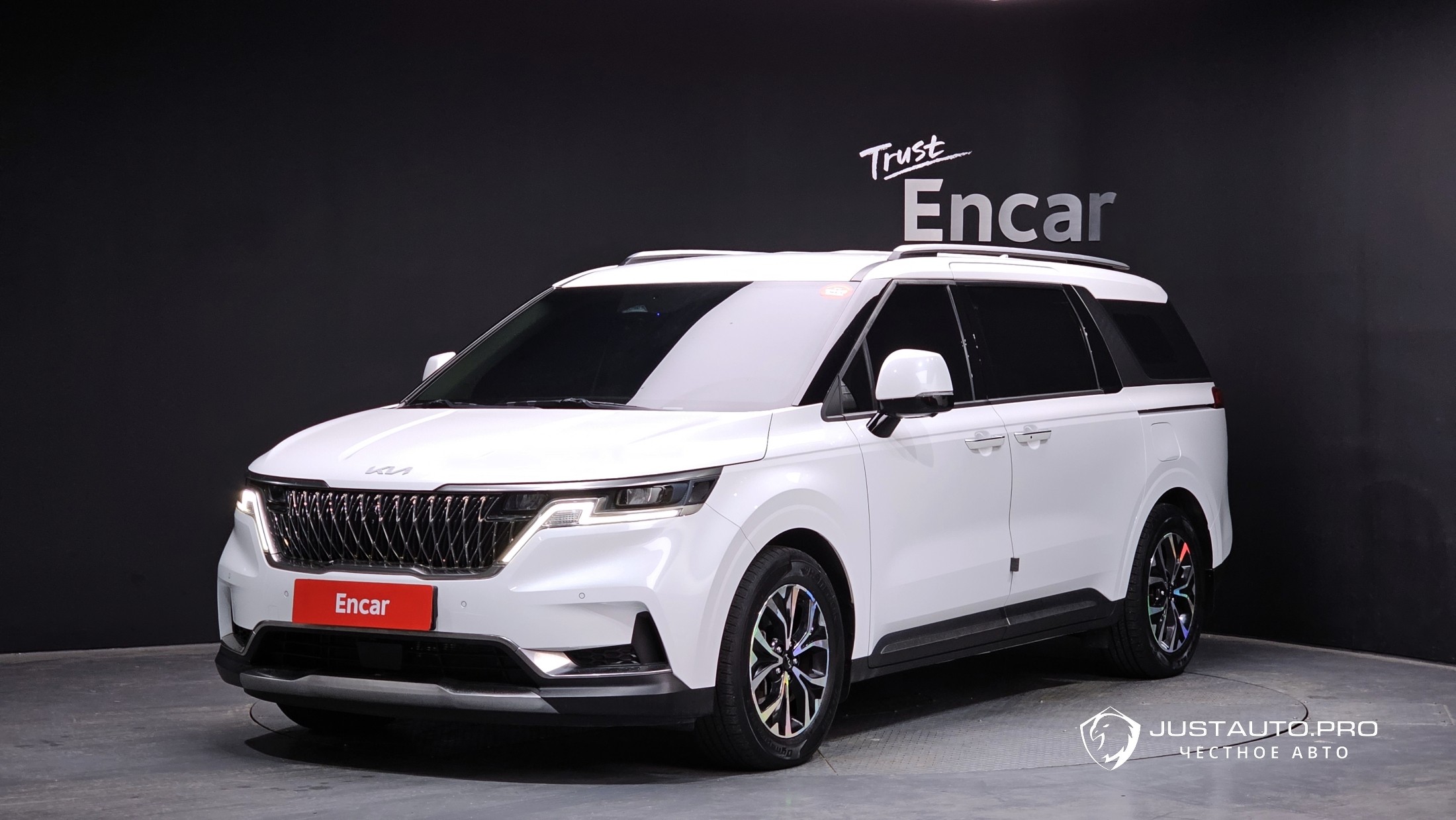 Автомобиль Kia Canival
