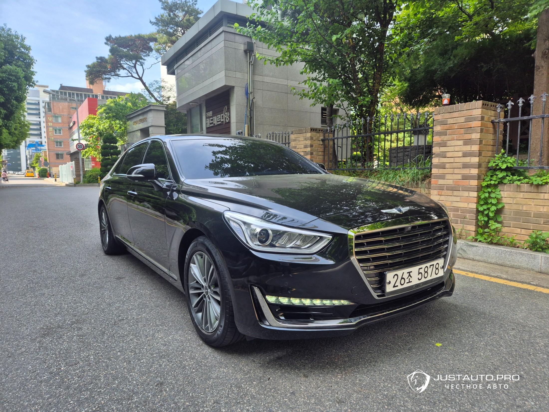 Автомобиль Genesis EQ900