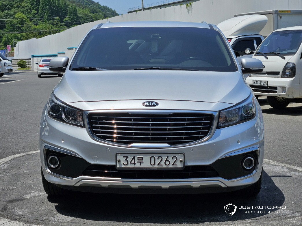 Автомобиль Kia Canival