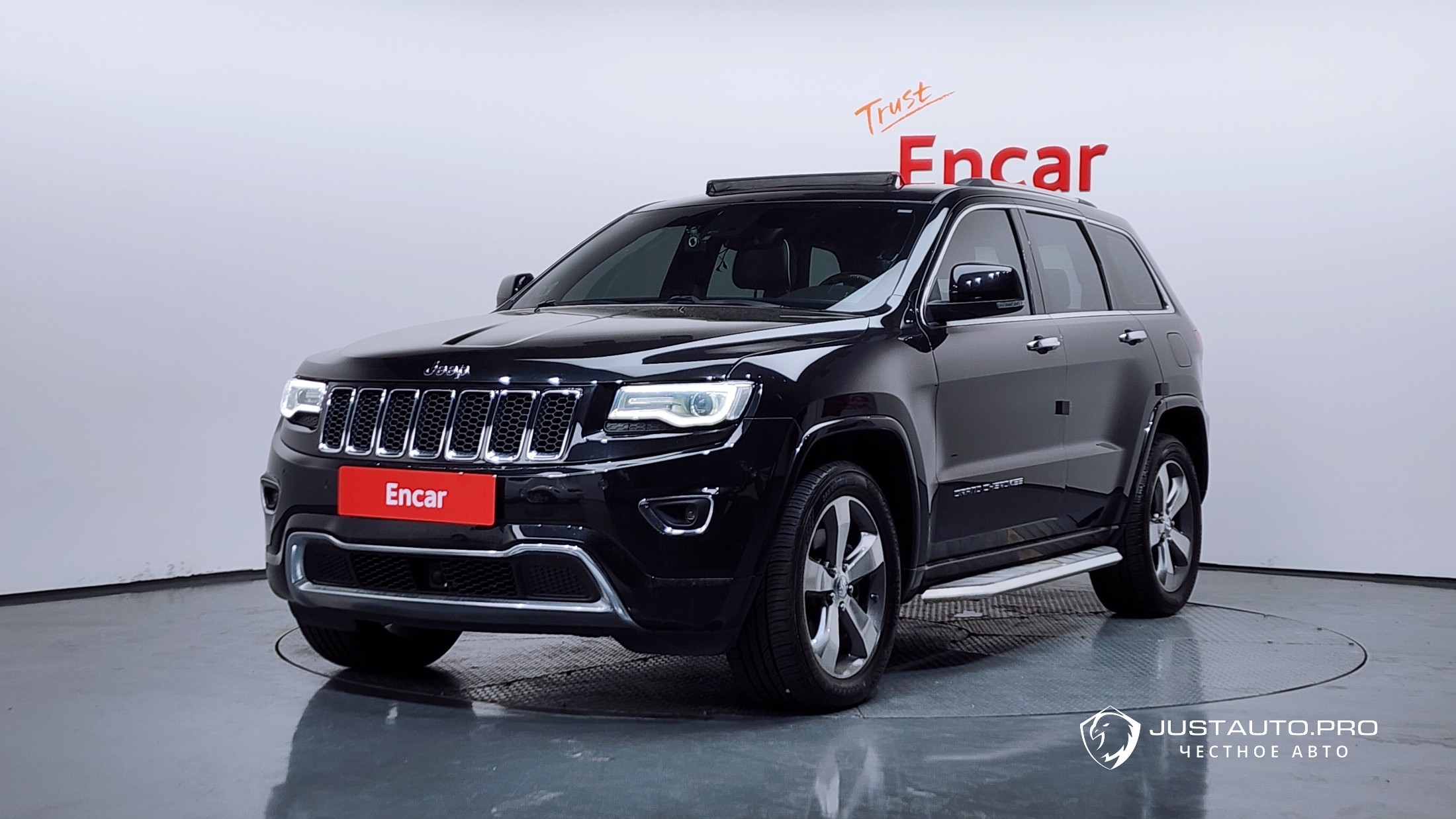 Автомобиль Jeep Cherokee