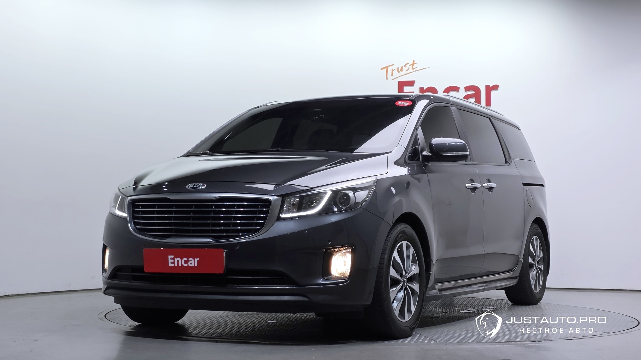 Автомобиль Kia Canival