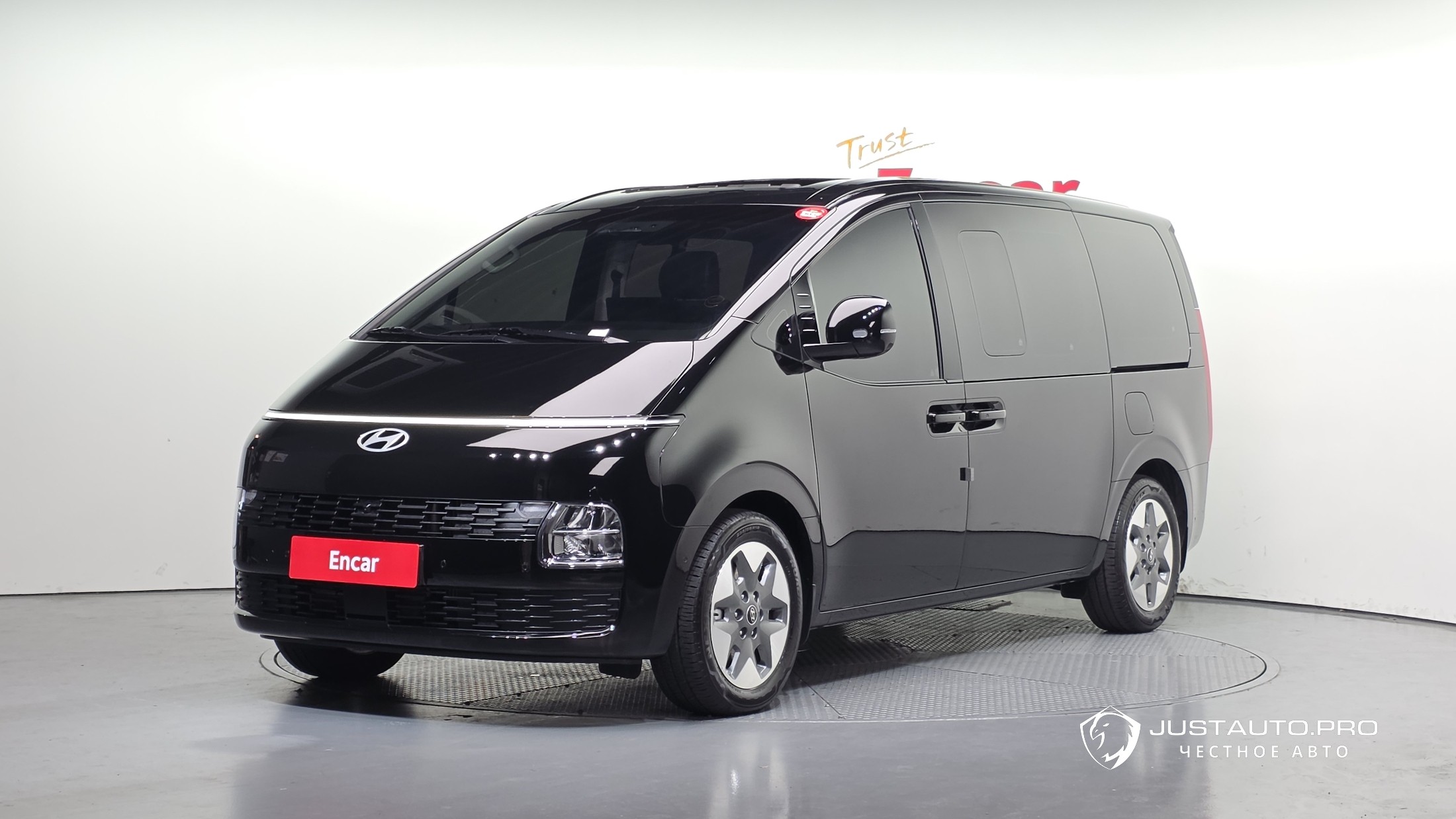 Автомобиль Hyundai Staria