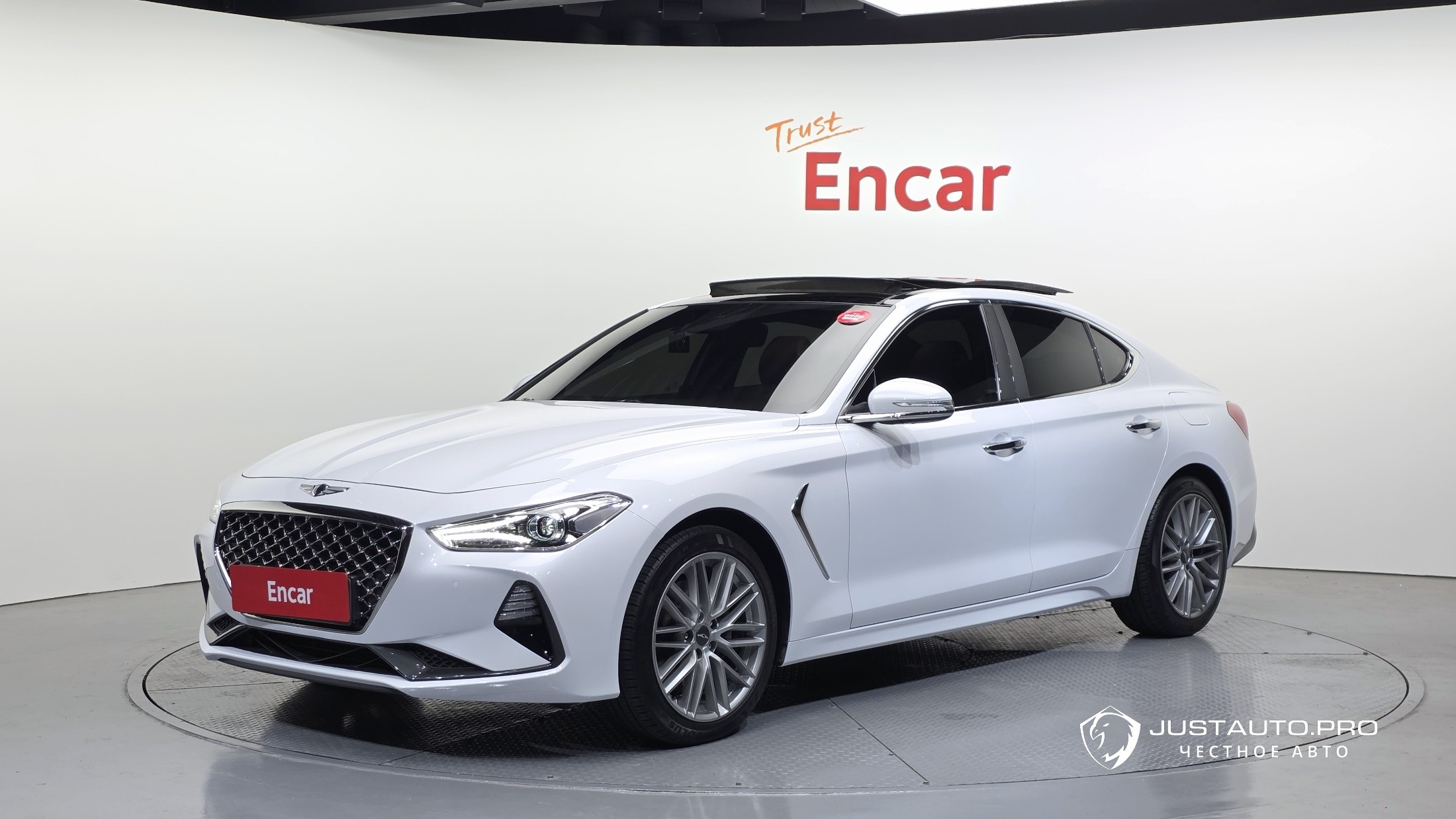 Автомобиль Genesis G70