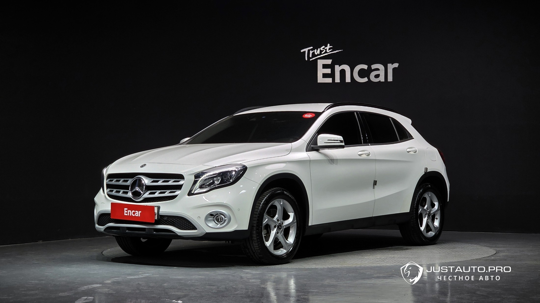 Автомобиль Mercedes-Benz GLA-Class
