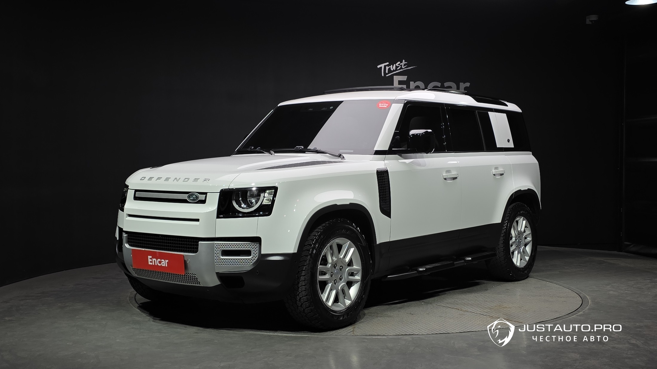 Автомобиль Land Rover Defender
