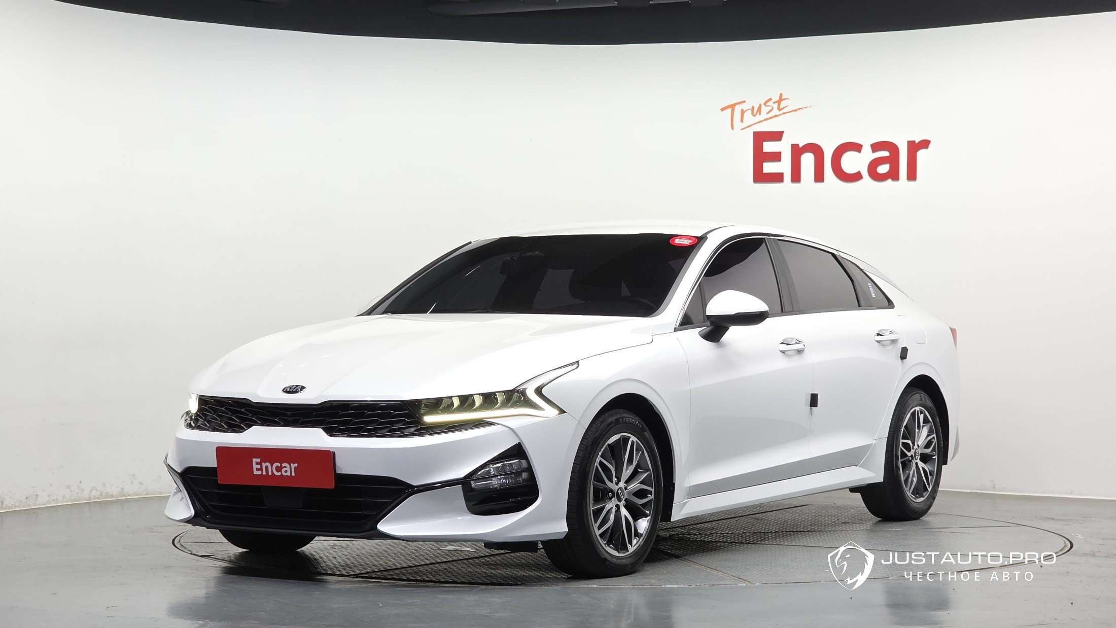 Автомобиль Kia K5