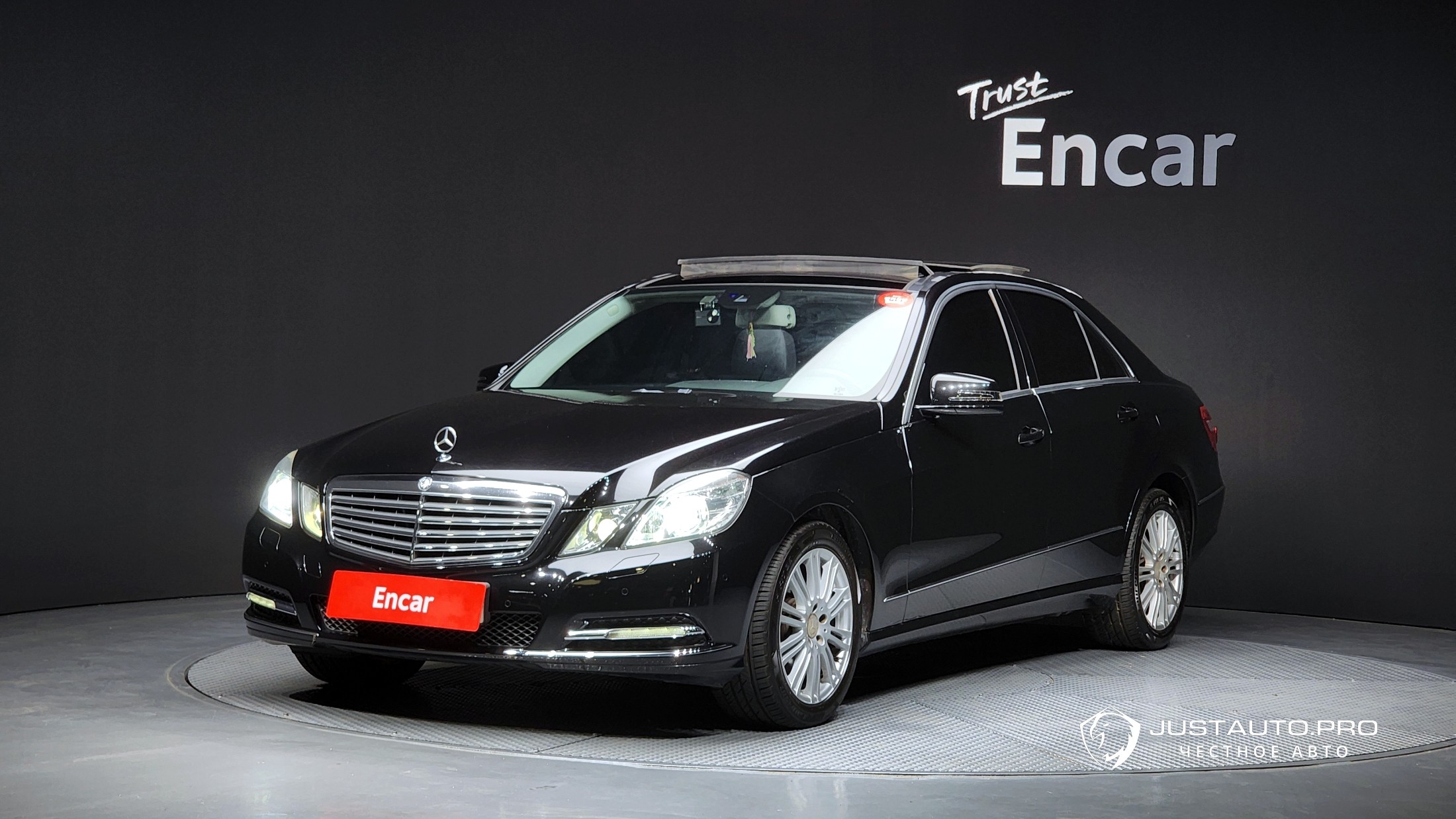 Автомобиль Mercedes-Benz E-Class