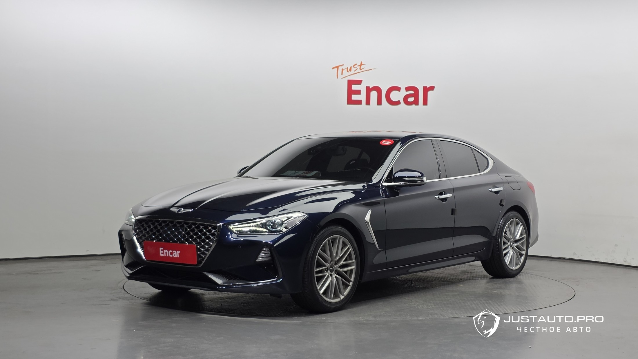 Автомобиль Genesis G70