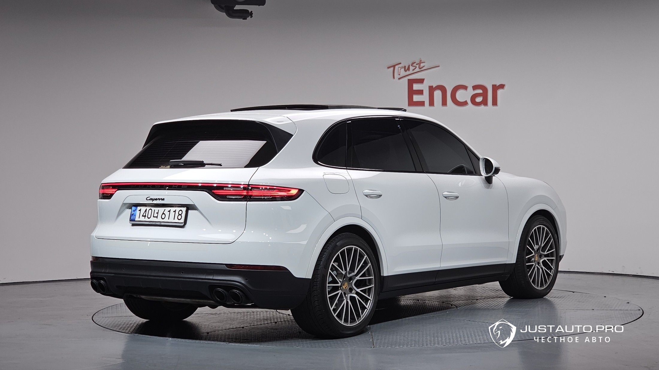 Автомобиль Porsche Cayenne