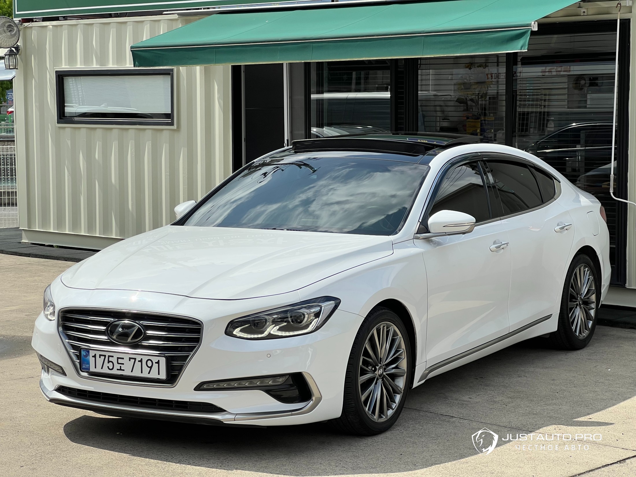 Автомобиль Hyundai Grandeur