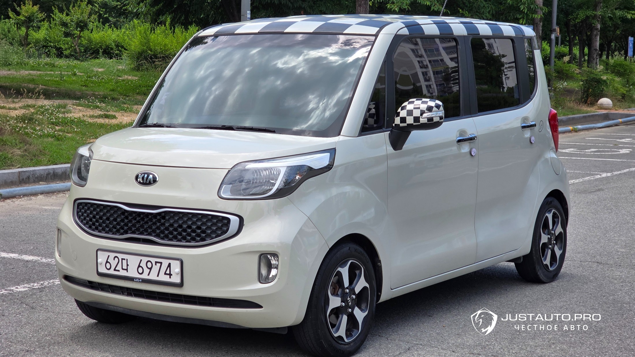Автомобиль Kia RAY