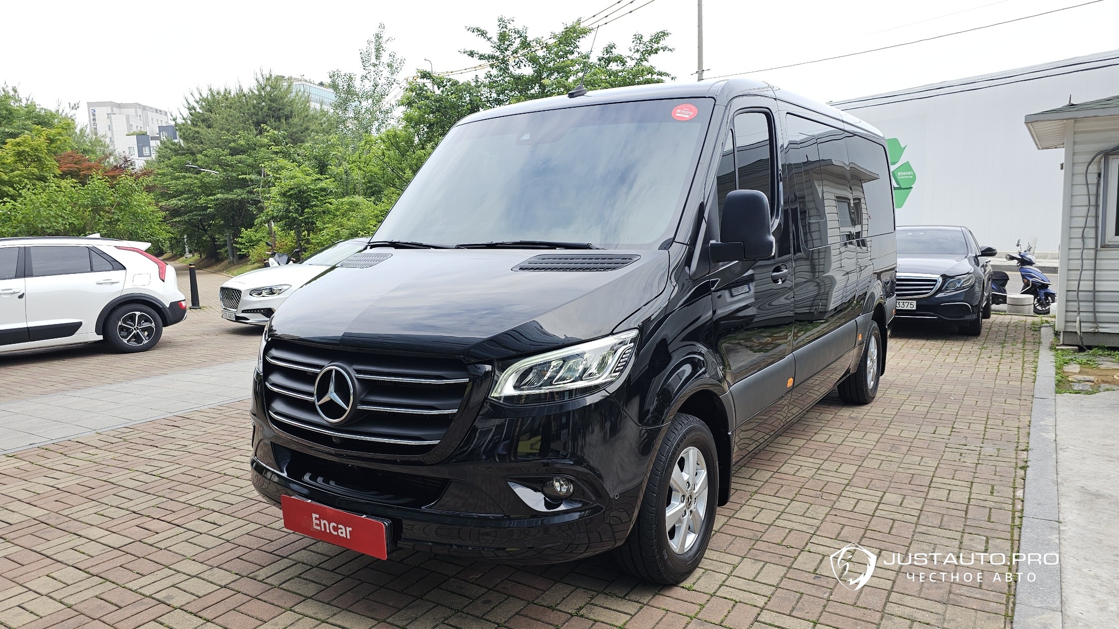 Автомобиль Mercedes-Benz Sprinter