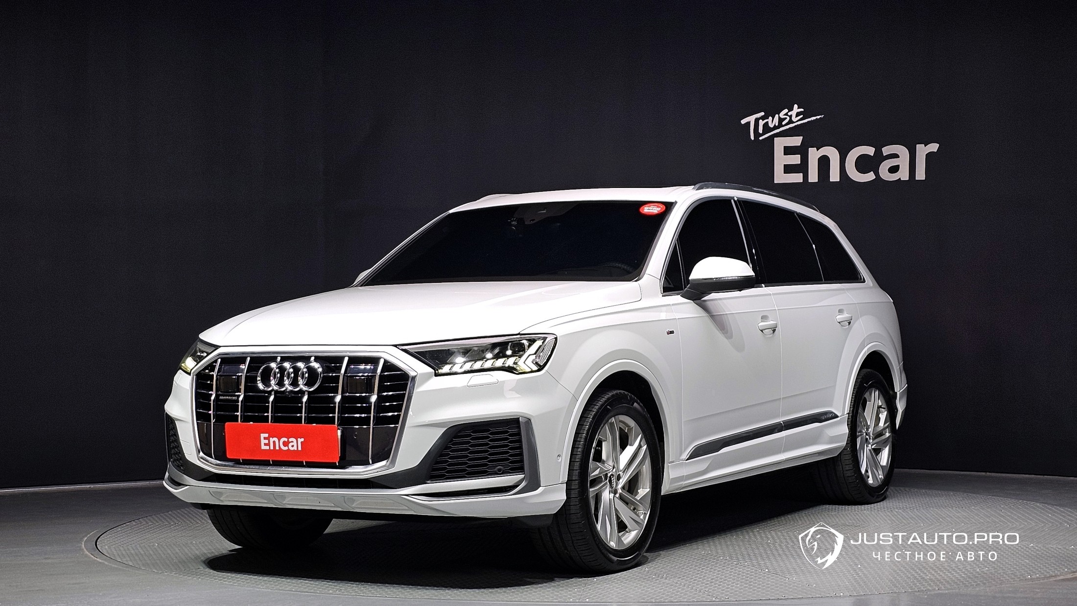 Автомобиль Audi Q7