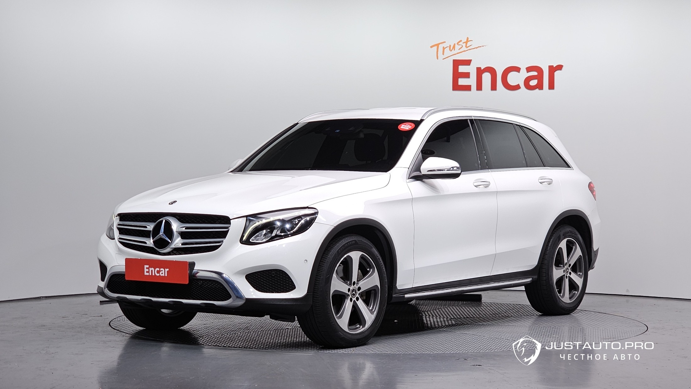 Автомобиль Mercedes-Benz GLC-Class