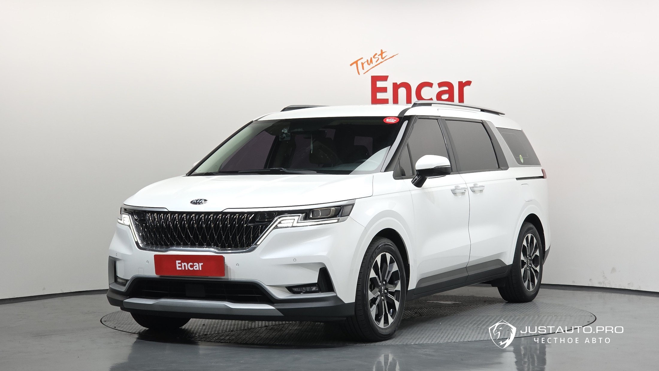 Автомобиль Kia Canival