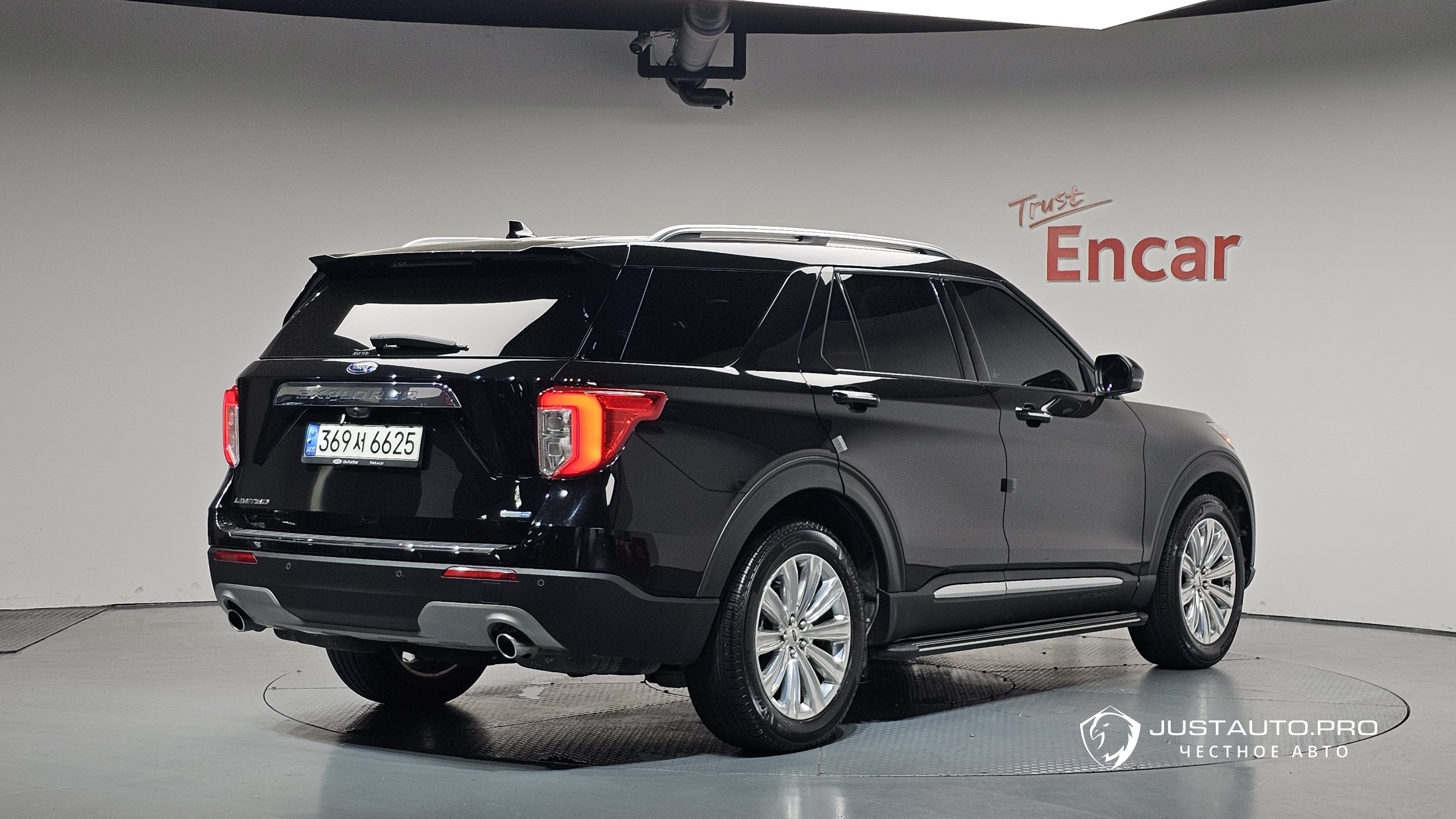 Автомобиль Ford Explorer