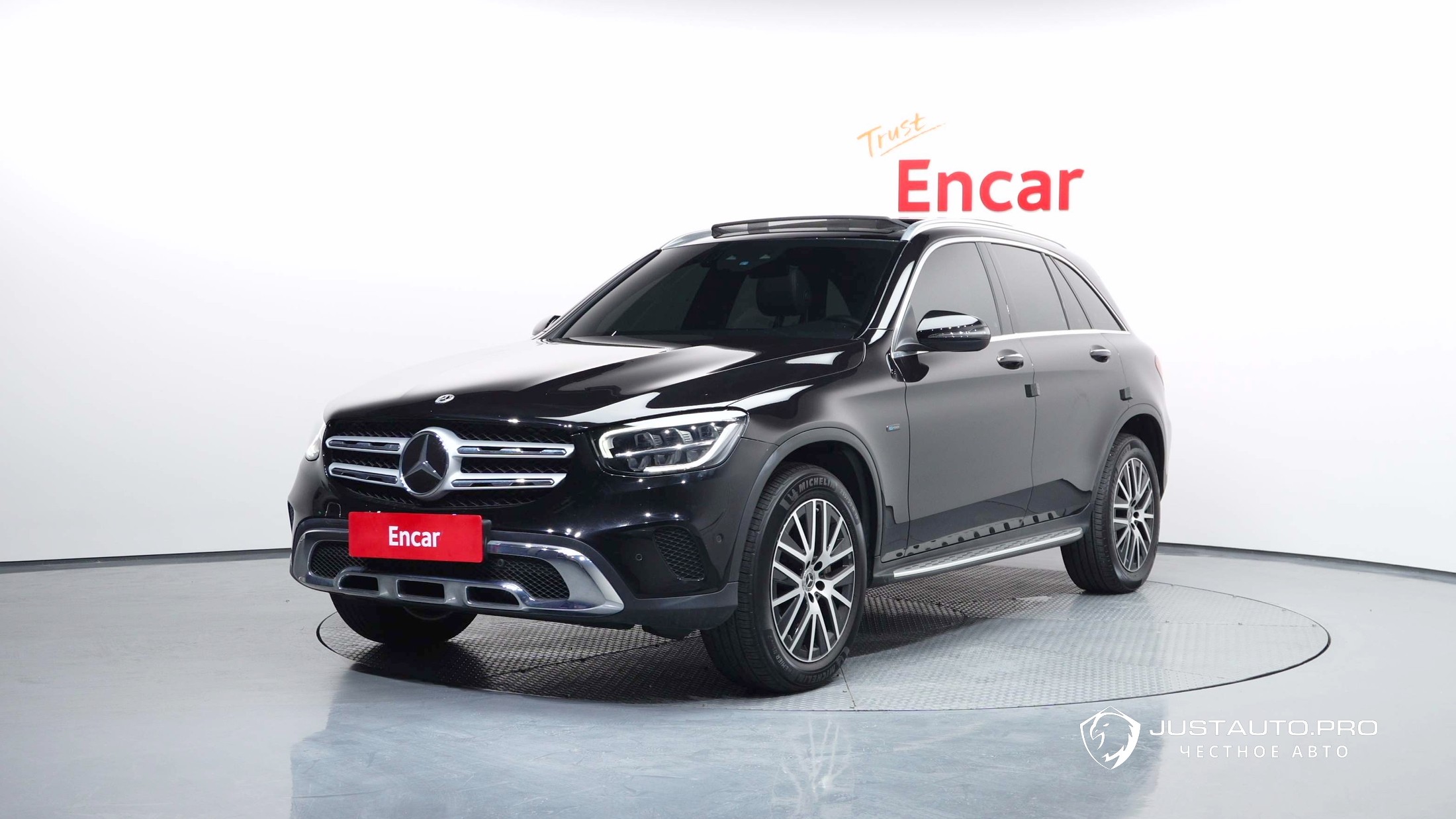 Автомобиль Mercedes-Benz GLC-Class